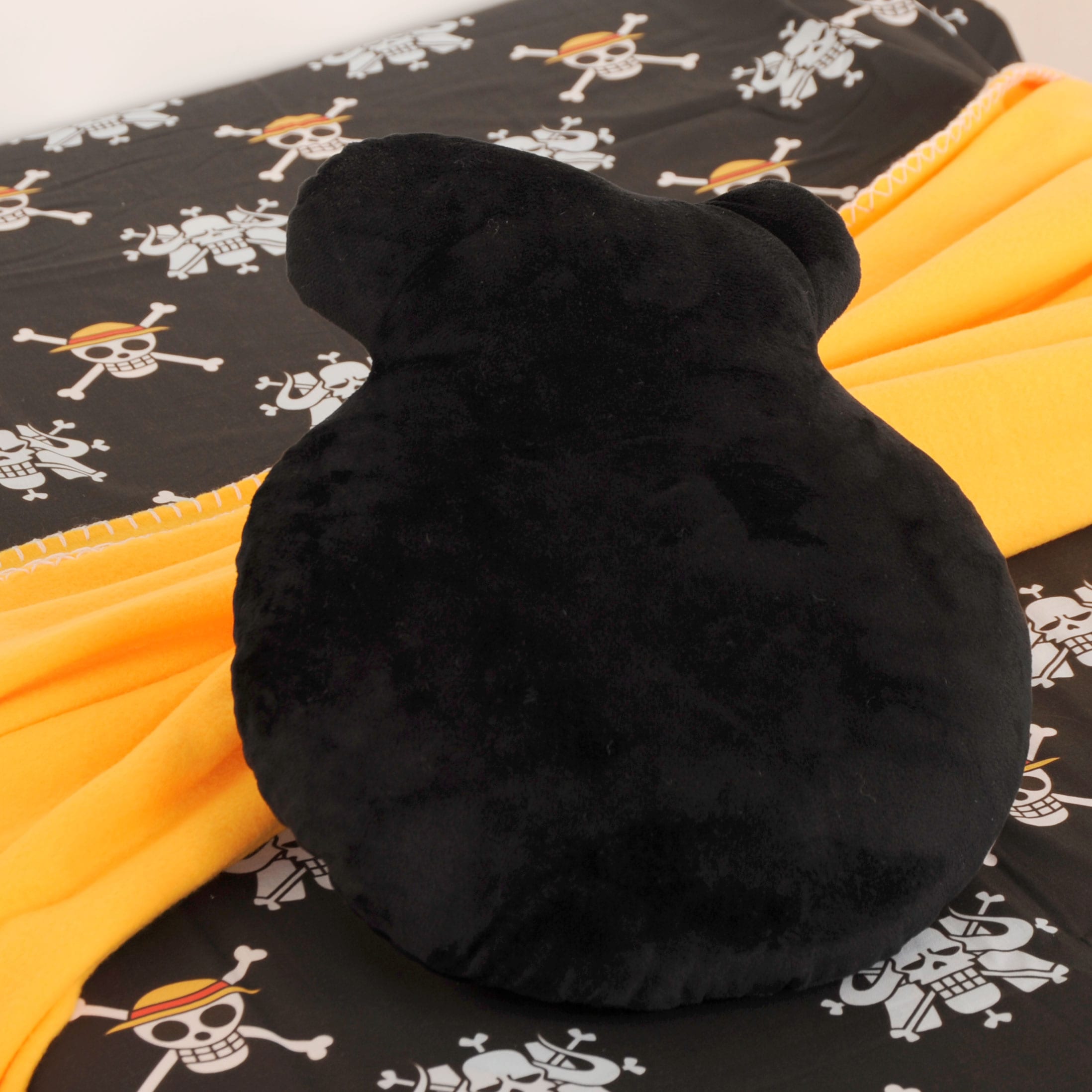   Coussin décoratif »One Piece« imprimé en couleurs vives