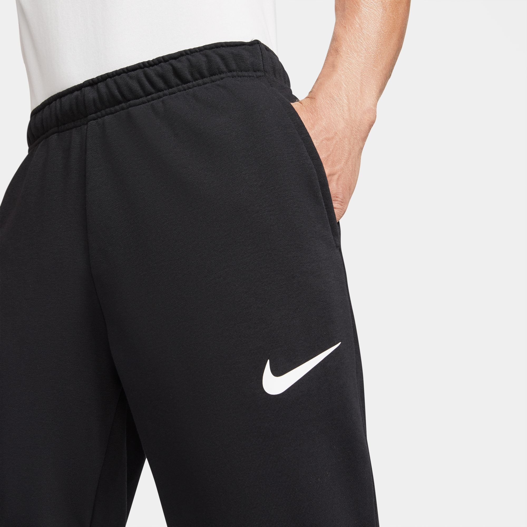 Nike Trainingshose »DRI-FIT MEN'S TAPERED TRAINING PANTS«