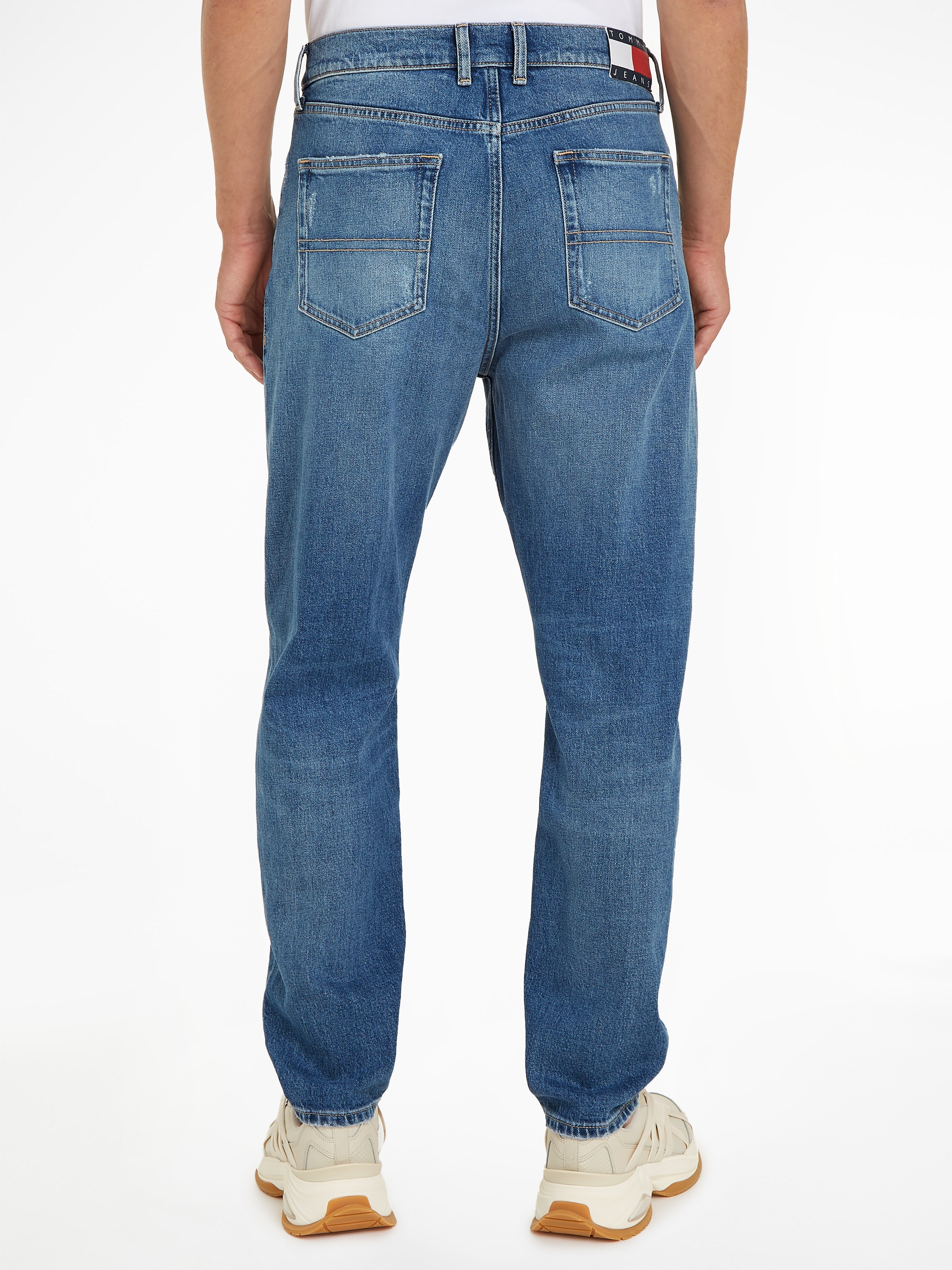 Tommy Jeans Tapered-fit-Jeans »Isaac Relaxed Tapered«, im 5-Pocket-Style
