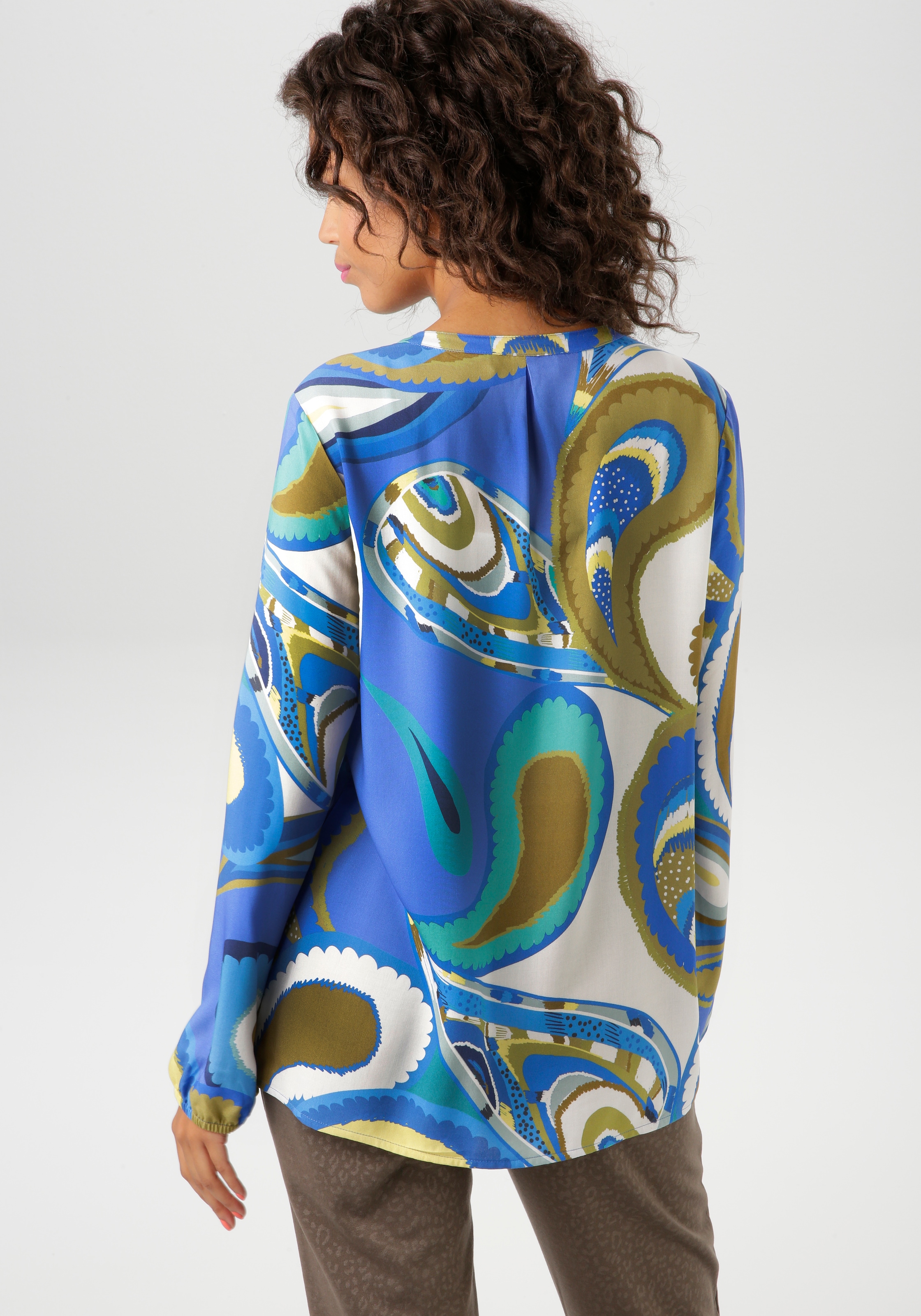 Aniston CASUAL Schlupfbluse, mit farbharmonischen, grossflächigem Paisley-Muster