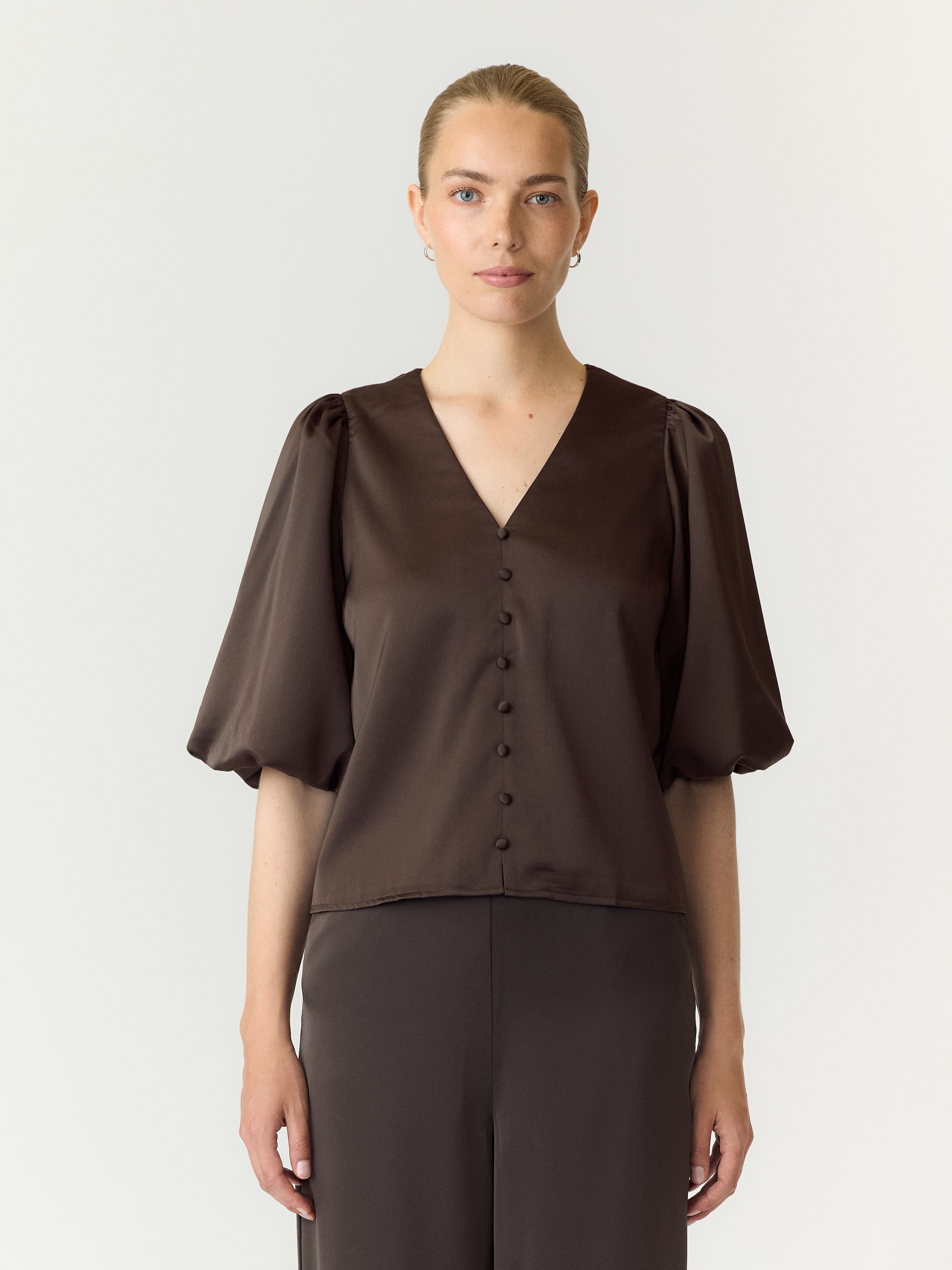 Y.A.S Blouse à manches courtes »YASPELLA 2/4 V-NECK TOP S. NOOS« mélange de matériaux, coupe régulière