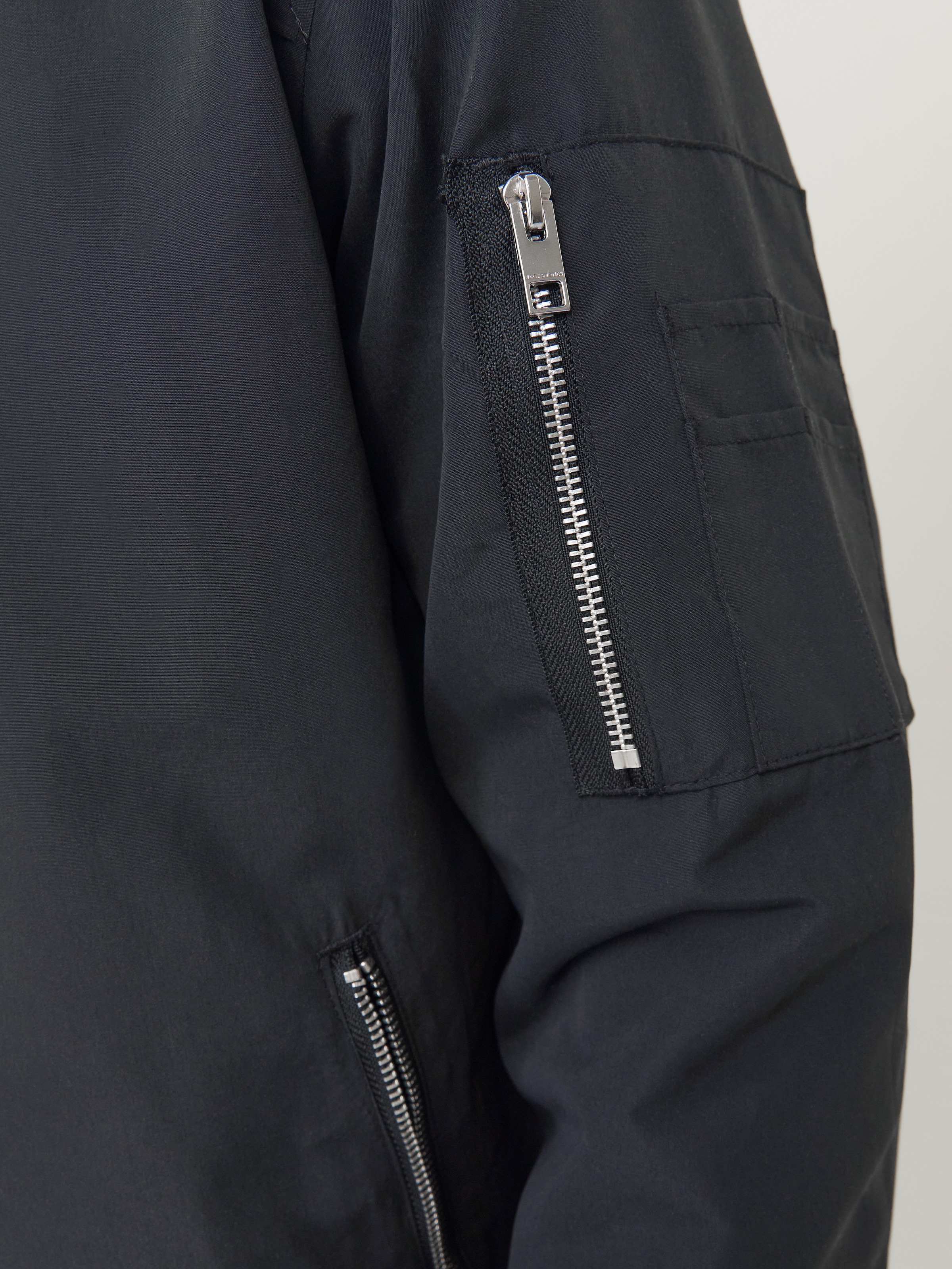 Jack & Jones Blouson »JJERUSH mit Stehkragen und Reissverschlusstaschen« ohne Kapuze unifarben, modisch, regular fit, Polyester