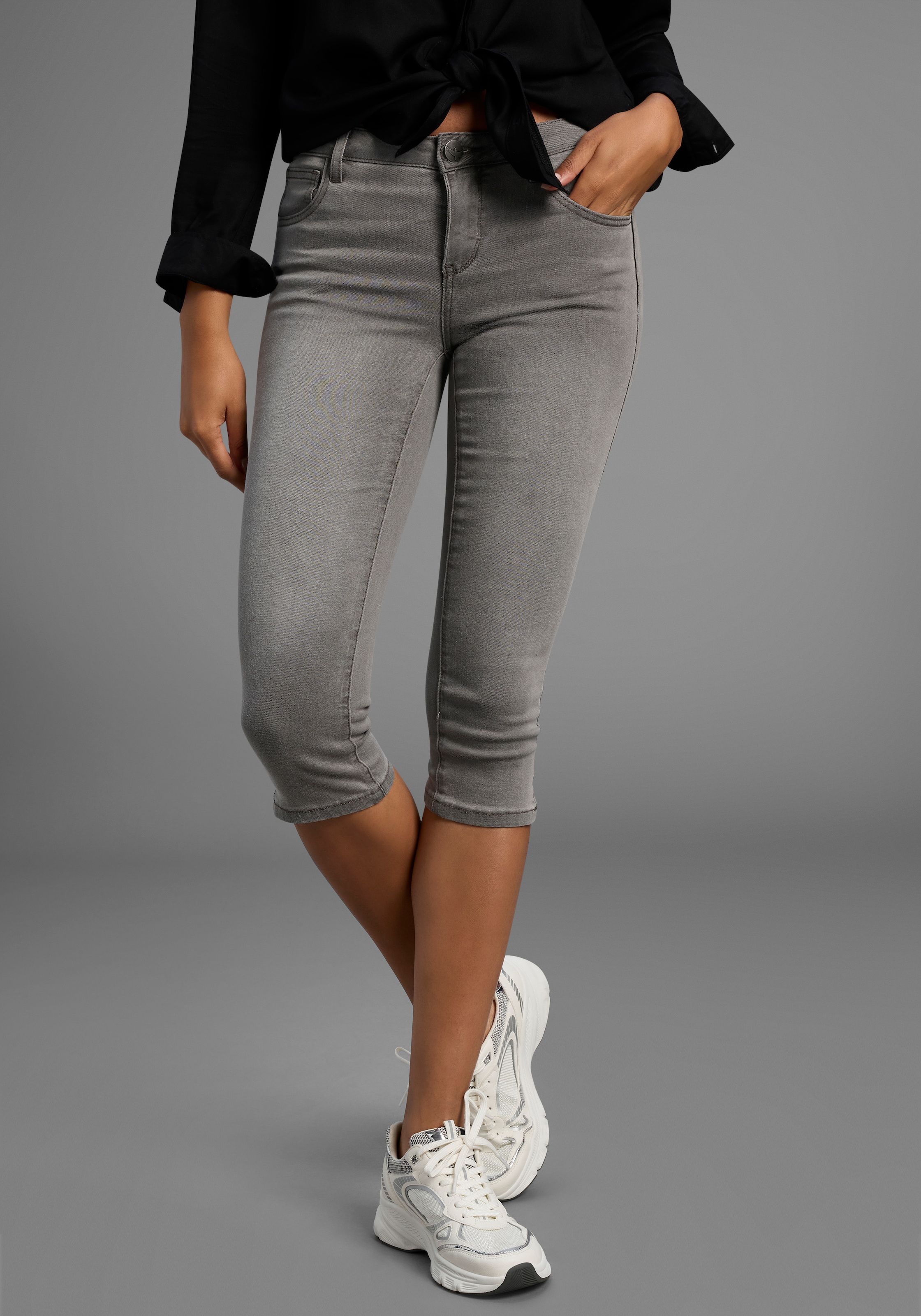 Arizona Caprijeans »Ultra-Stretch« extra-enger Schnitt,  modischer Beinabschluss mit Schlitz