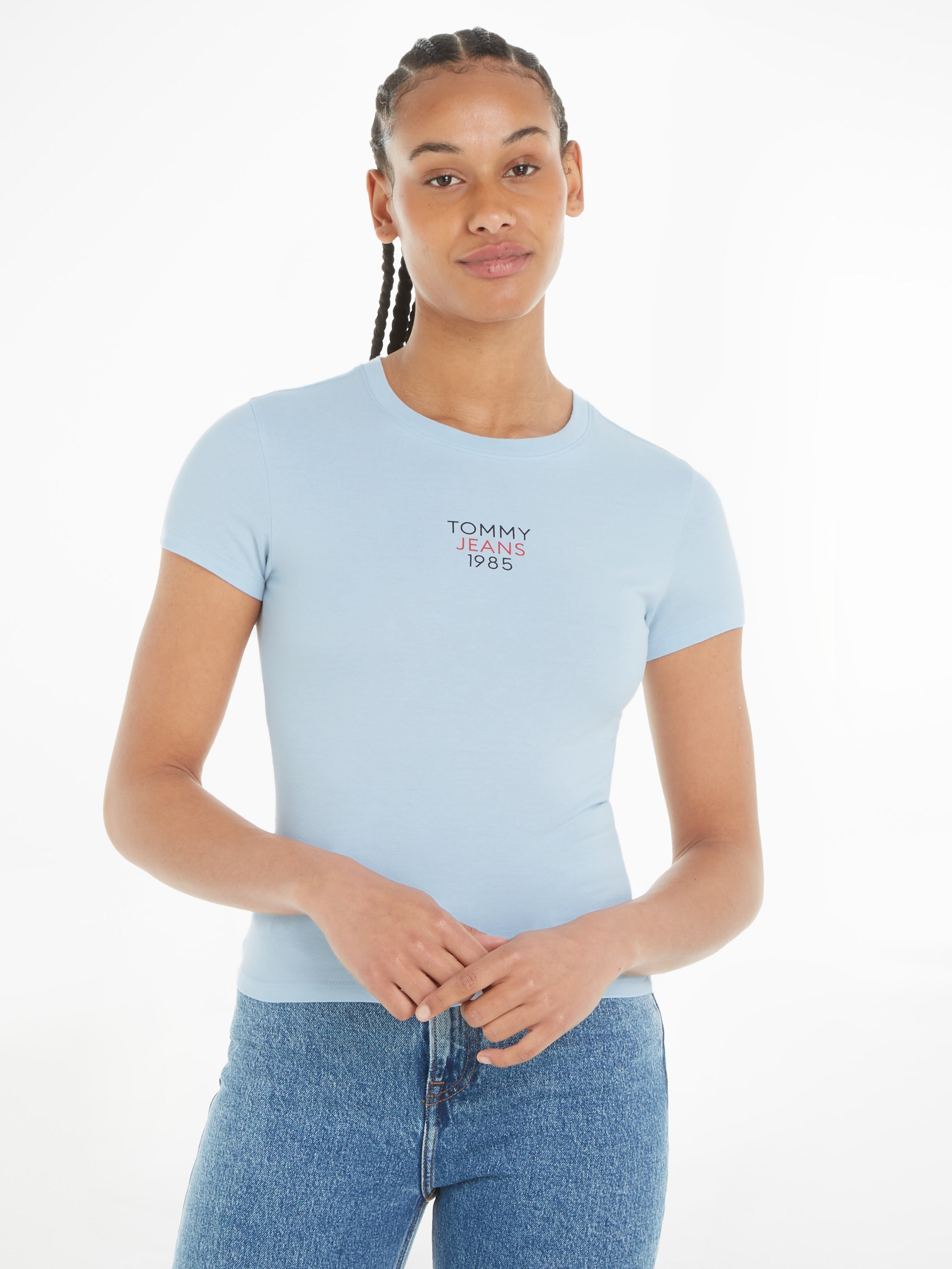 ♕ Tommy Jeans T-Shirt »Slim Essential Logo«, mit Logoschriftzug  versandkostenfrei bestellen