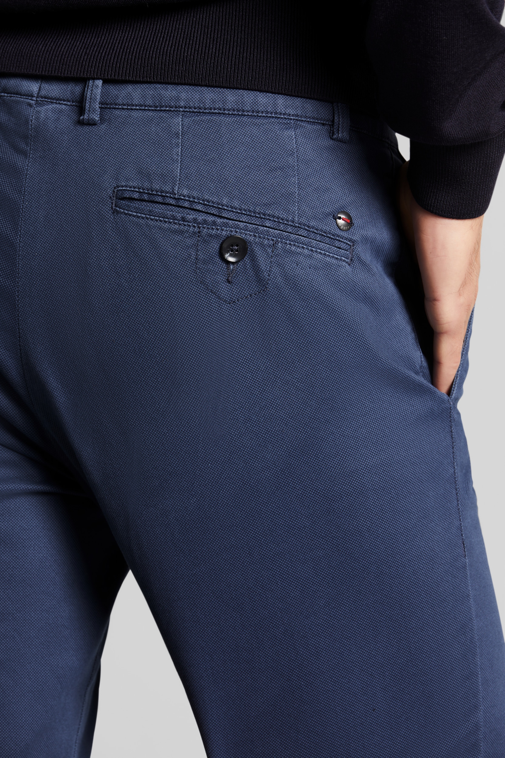 bugatti Chinohose, in leichter Used-Optik