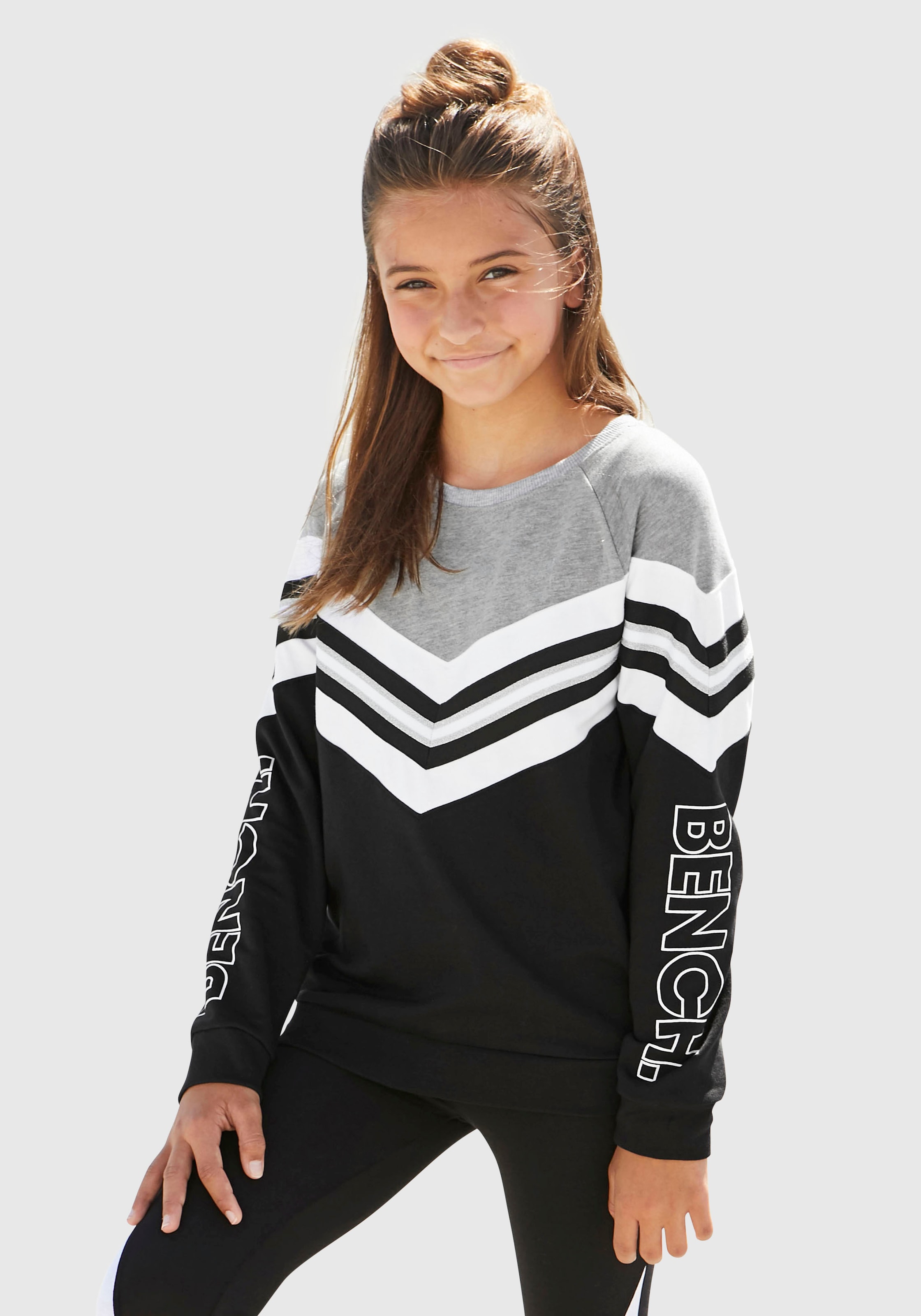 Bench. Sweatshirt, in weiter modischer Form kaufen