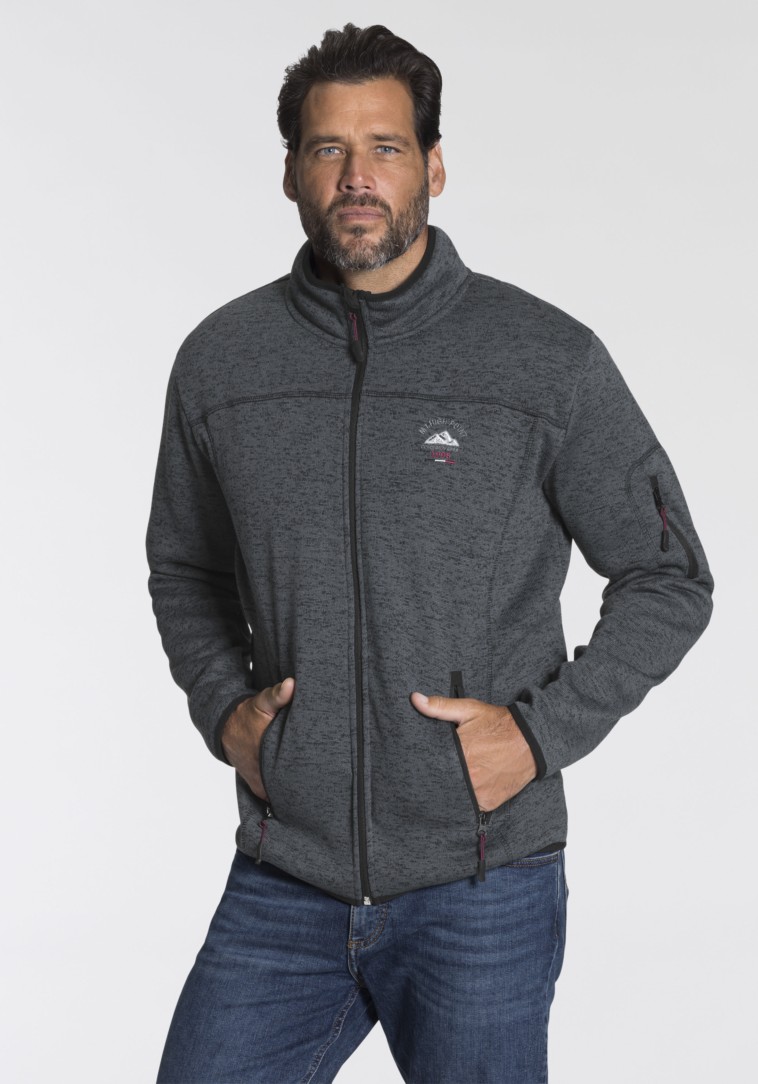 Strickfleecejacke, mit modischen Ziernähten