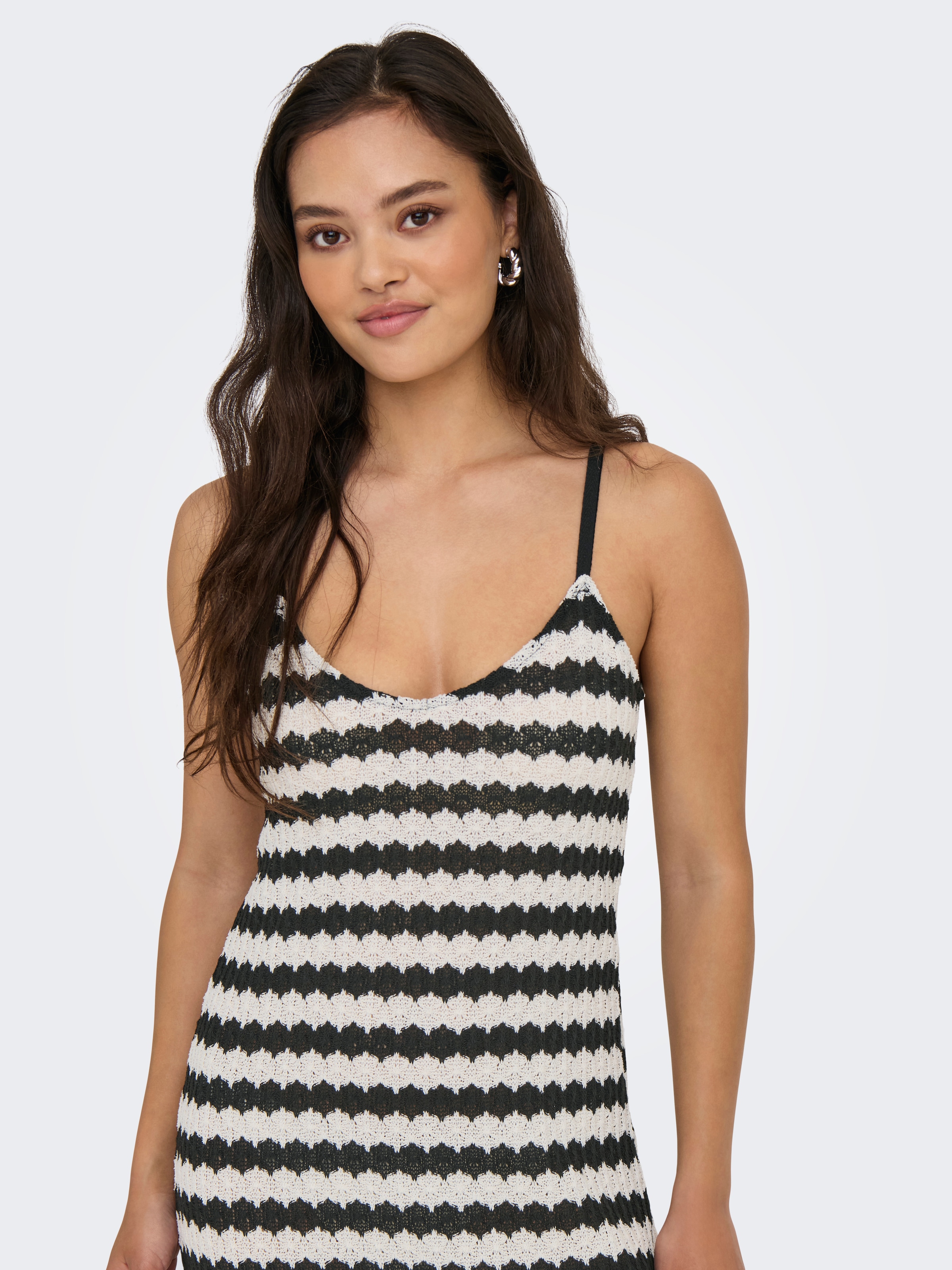 ONLY Robe à bretelles »ONLEVARA S/L STRIPE DRESS JRS NOOS« mélange de matériaux, coupe régulière