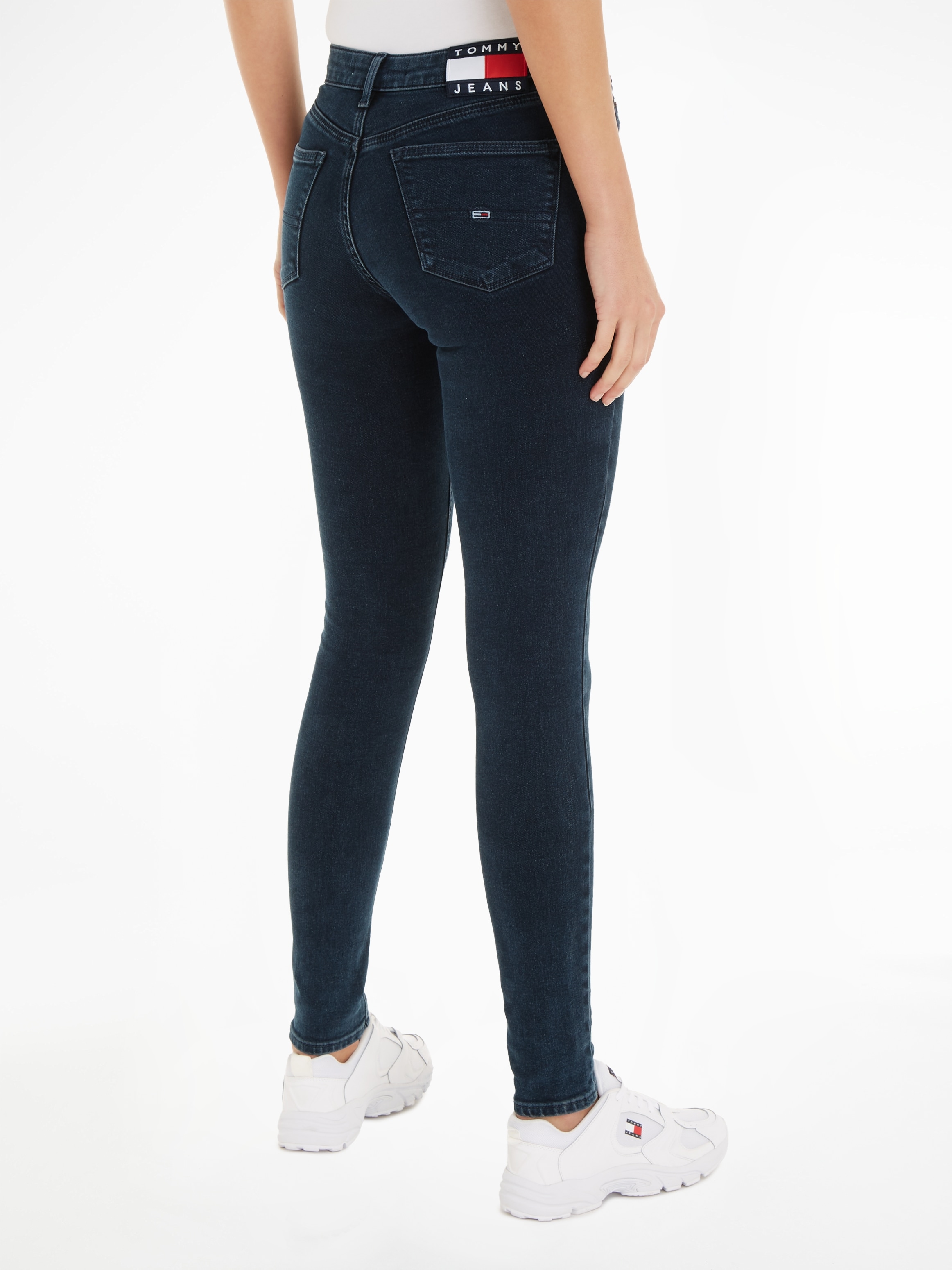 Skinny-fit-Jeans, mit dezenten Label-Applikationen