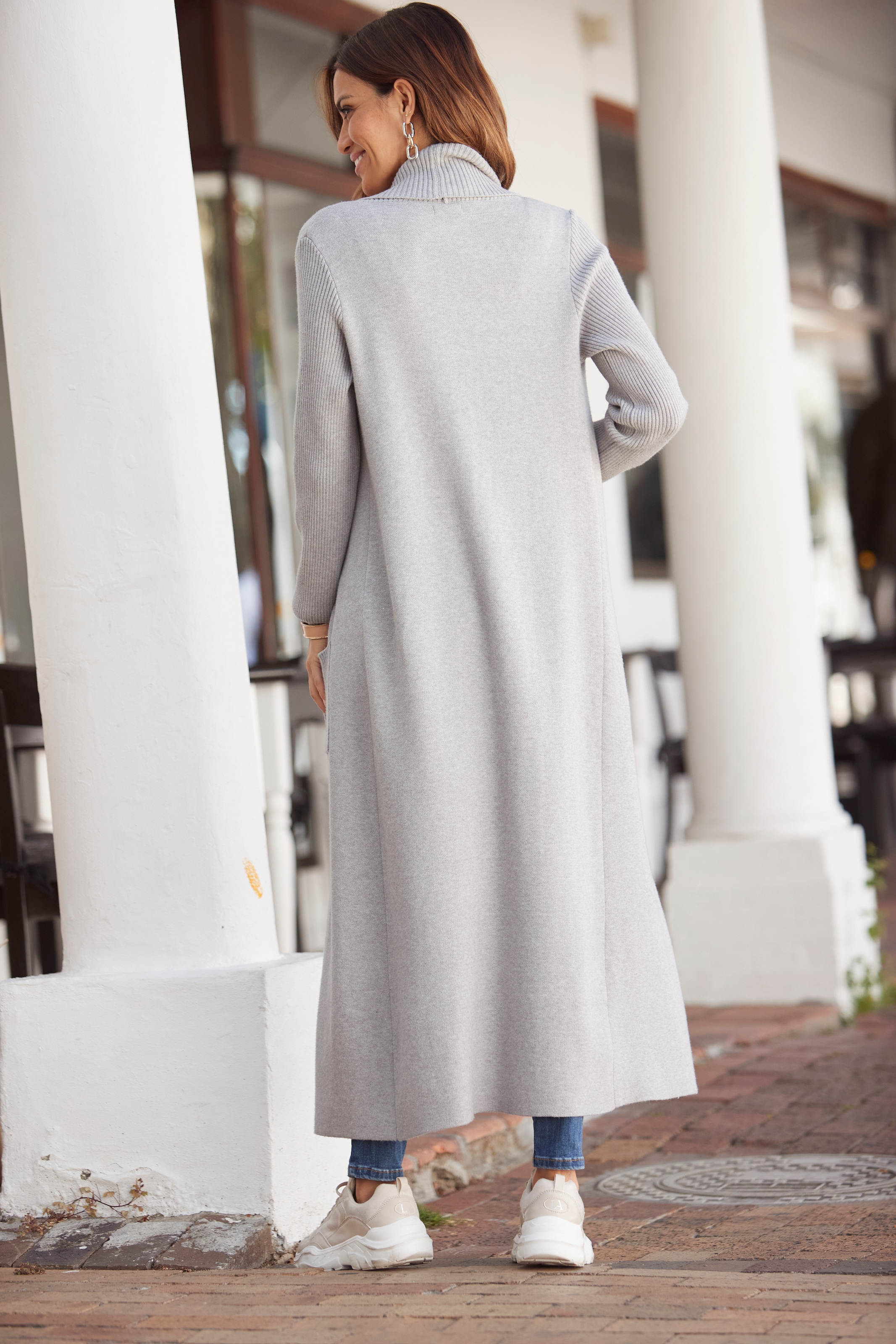 LASCANA Longstrickjacke »mit Rippstrickdetails und Taschen« lässiger Strickmantel, Longcardigan mit geripptem Schalkragen