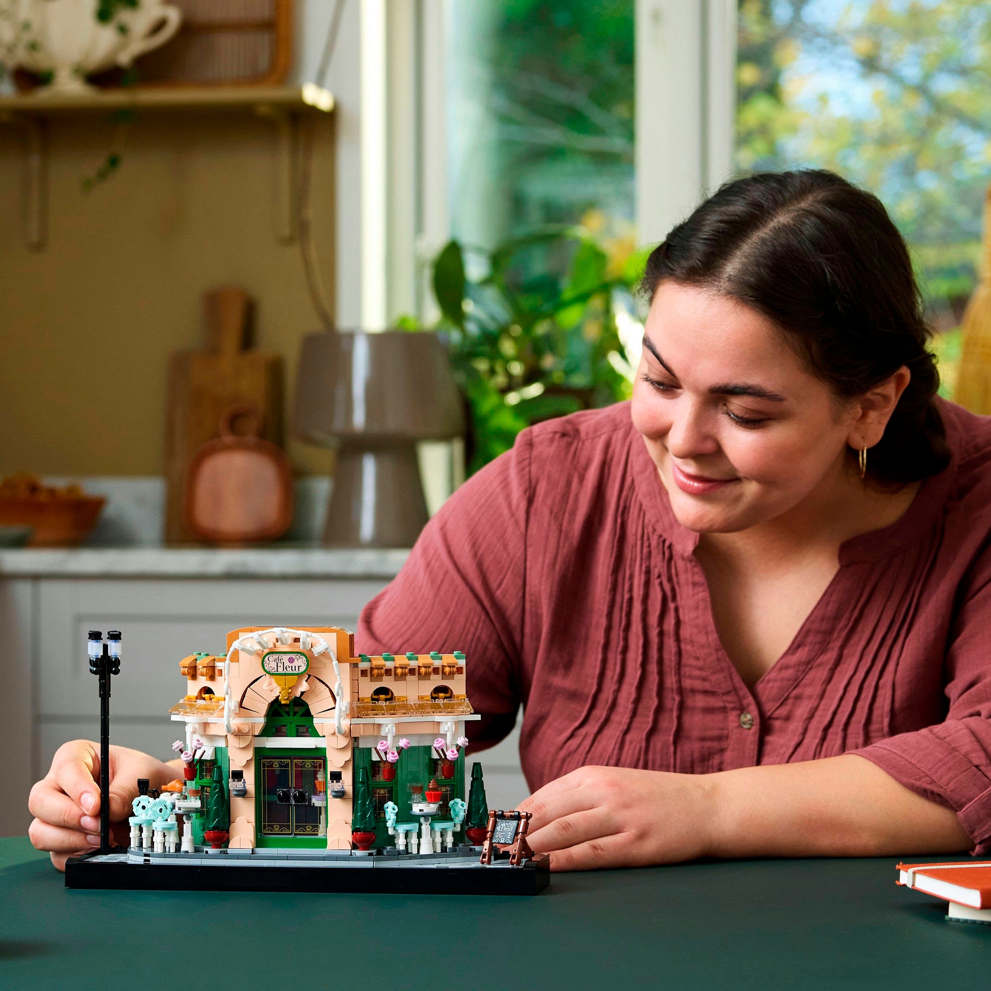 LEGO® Konstruktionsspielsteine »Französisches Café (10362), LEGO® Icons« Made in Europe