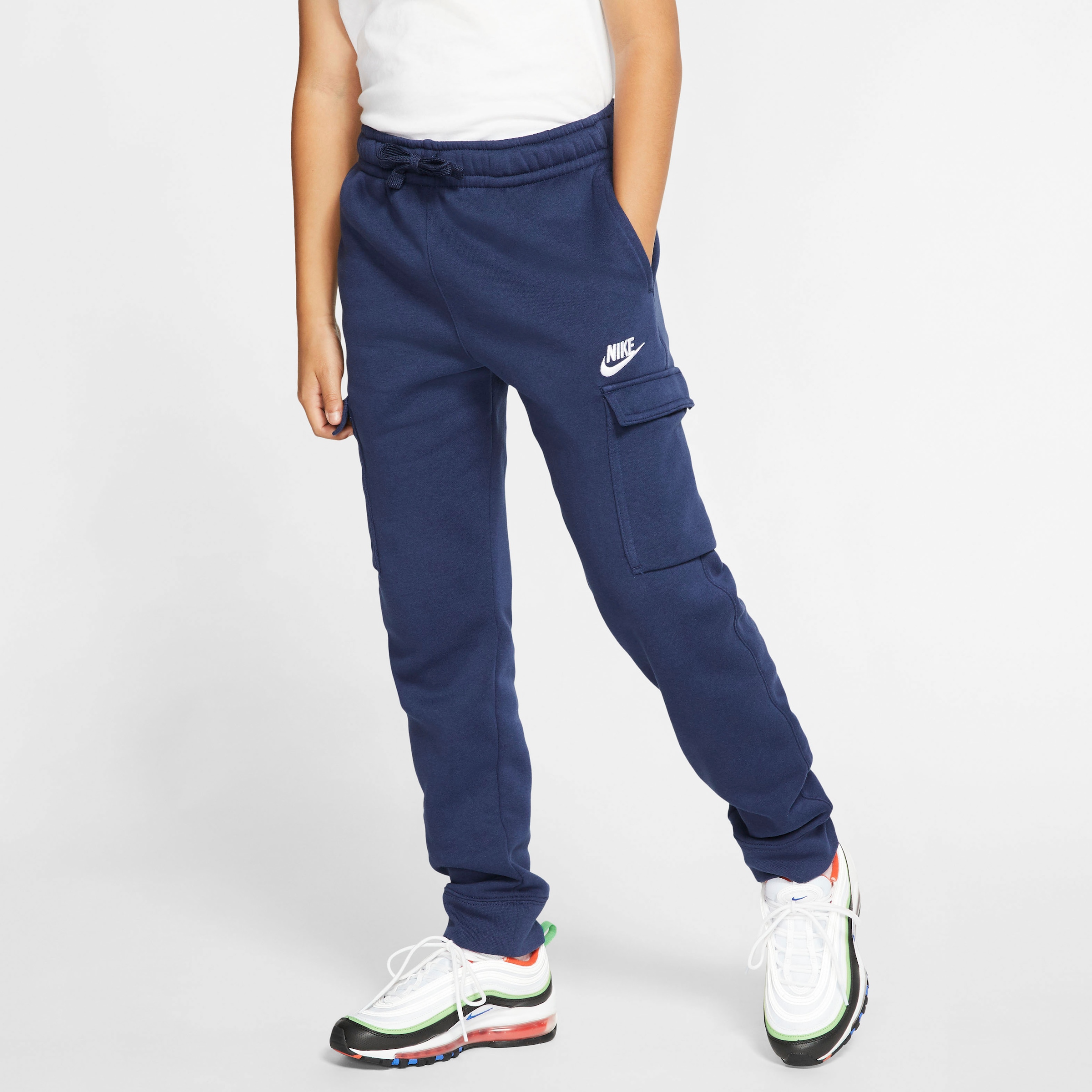 Finde Nike Sportswear Jogginghose »Club Big Kids' (Boys') Cargo Pants« auf