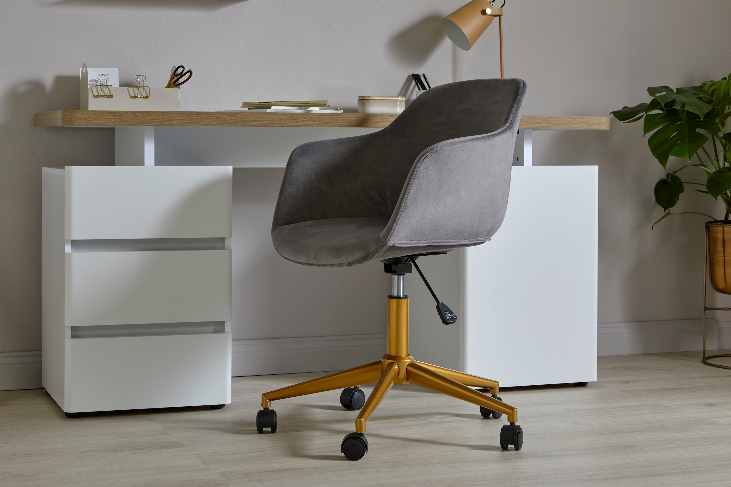 Jahnke Schreibtischstuhl »SHELL WORX« () 1 Stk.Büro-/ Schreibtischstuhl, höhenverstellbar, Samt, Gestell in Gold-Look