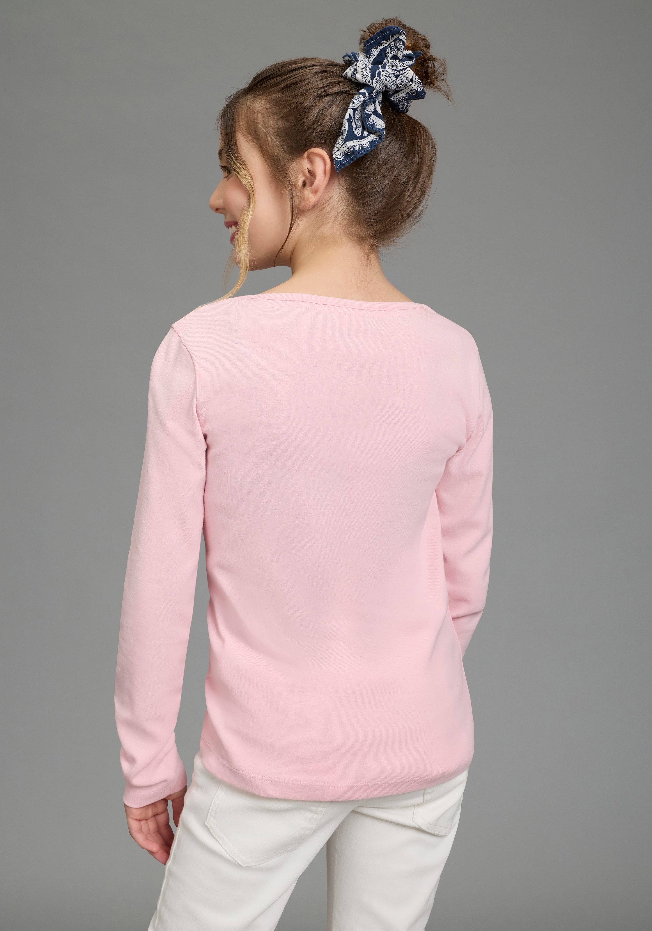 KangaROOS Langarmshirt »Kangaroos Shirt aus Rippware mit Spitzenkante« V-Ausschnitt mit Spitze, unifarben, mit Logostickerei