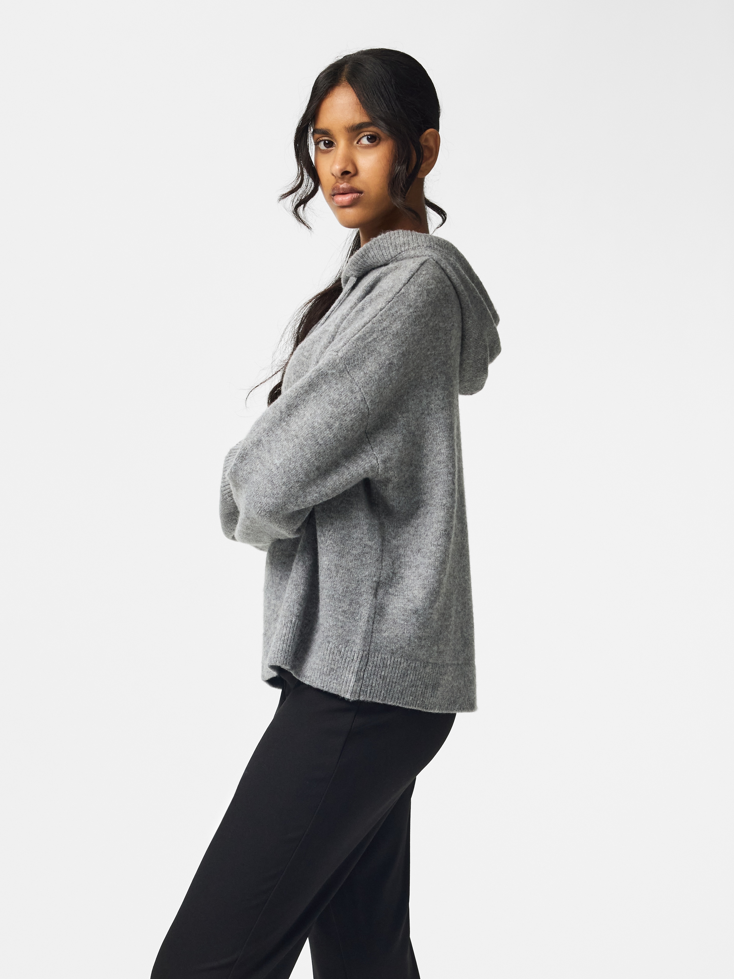 pieces Pull à capuche »PCMALOU LS KNIT HOODIE NOOS BC« Materialmix, mit Wolle und Stretch, slim fit