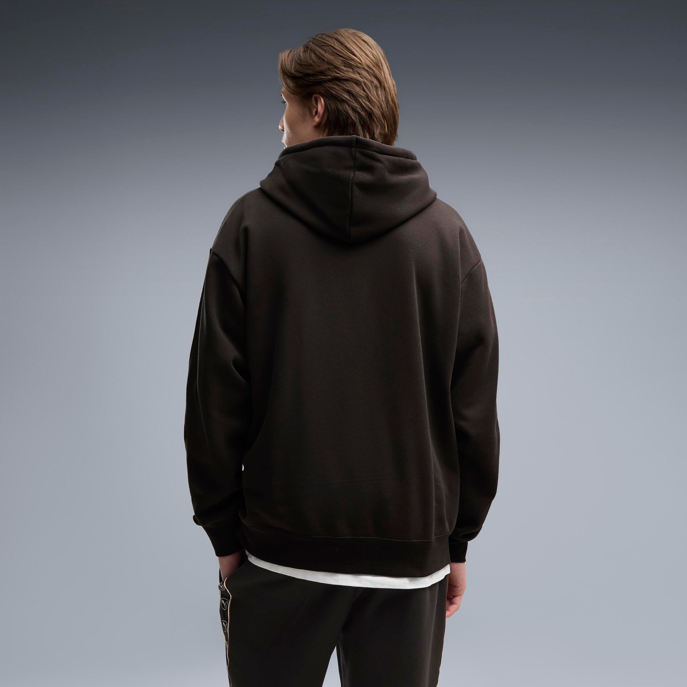 PUMA Sweat à capuche »ESS ELEVATED TAPE RELAXED HOODIE FL«, avec poche kangourou, coupe décontractée, longueur normale
