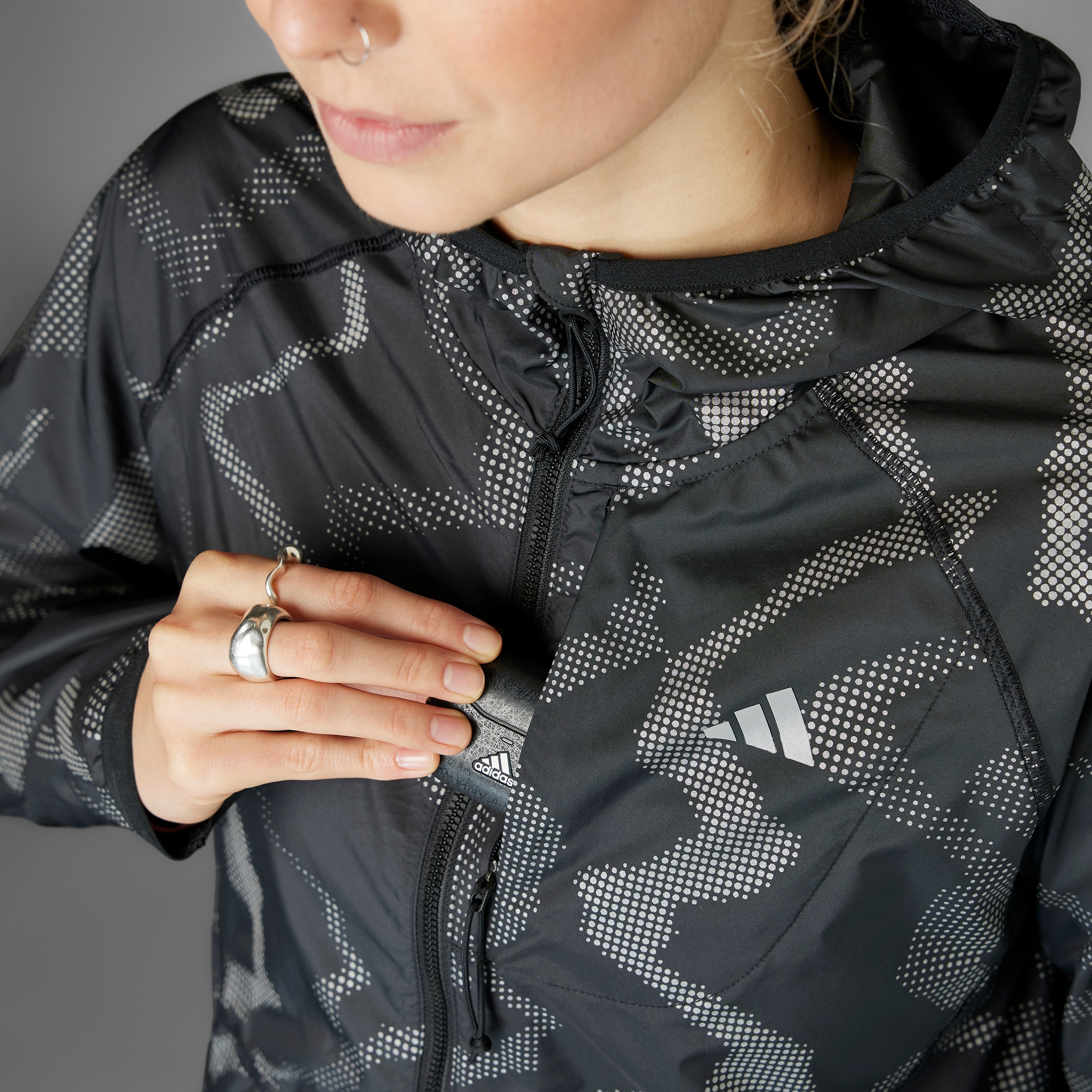 adidas Performance Laufjacke »ULT PREM JKT«, Reflektierend für Sichtbarkeit in der Dämmerung