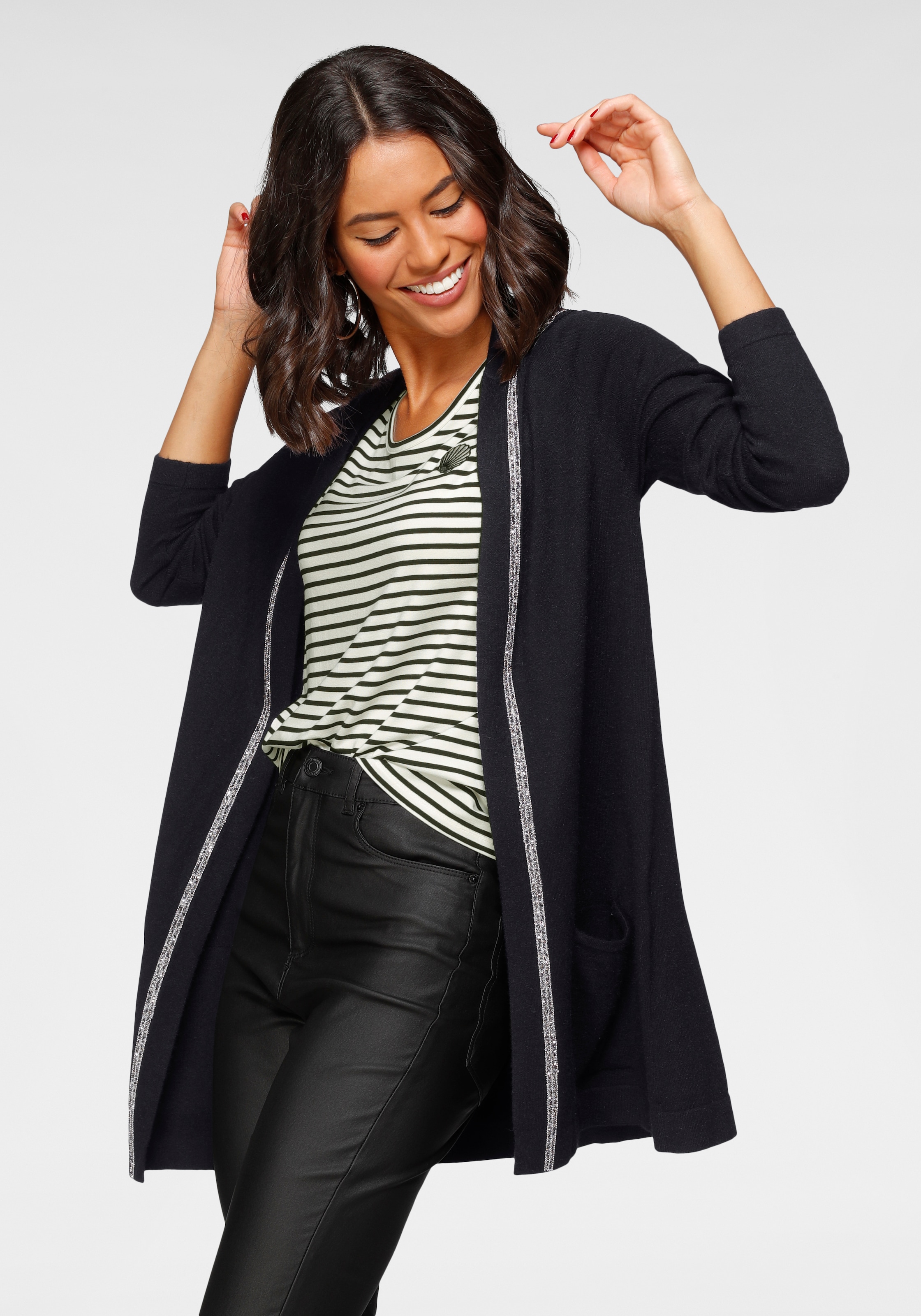 Image of Laura Scott Strickjacke mit Kapuze und glitzerndem Schmuckband