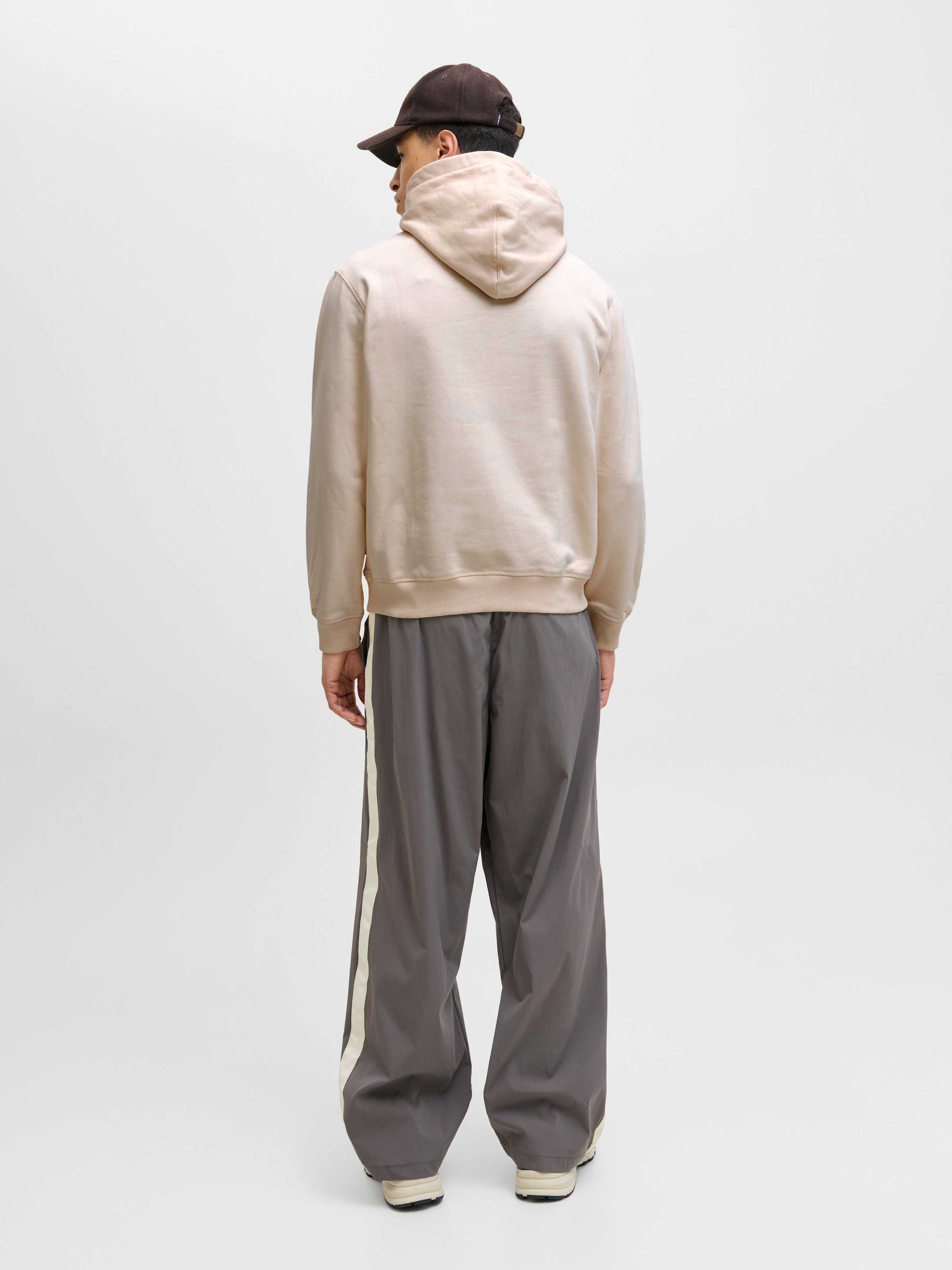 Jack & Jones Kapuzensweatshirt »JORNORREBRO EMB SWEAT HOOD NOOS«, mit Logo Print
