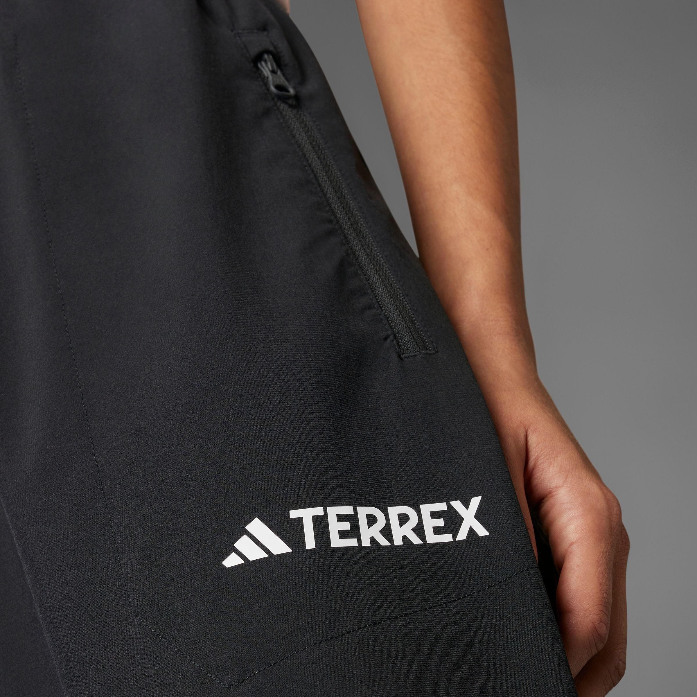 adidas TERREX Outdoorhose »W MT ESS PANTS«, (1 tlg.)