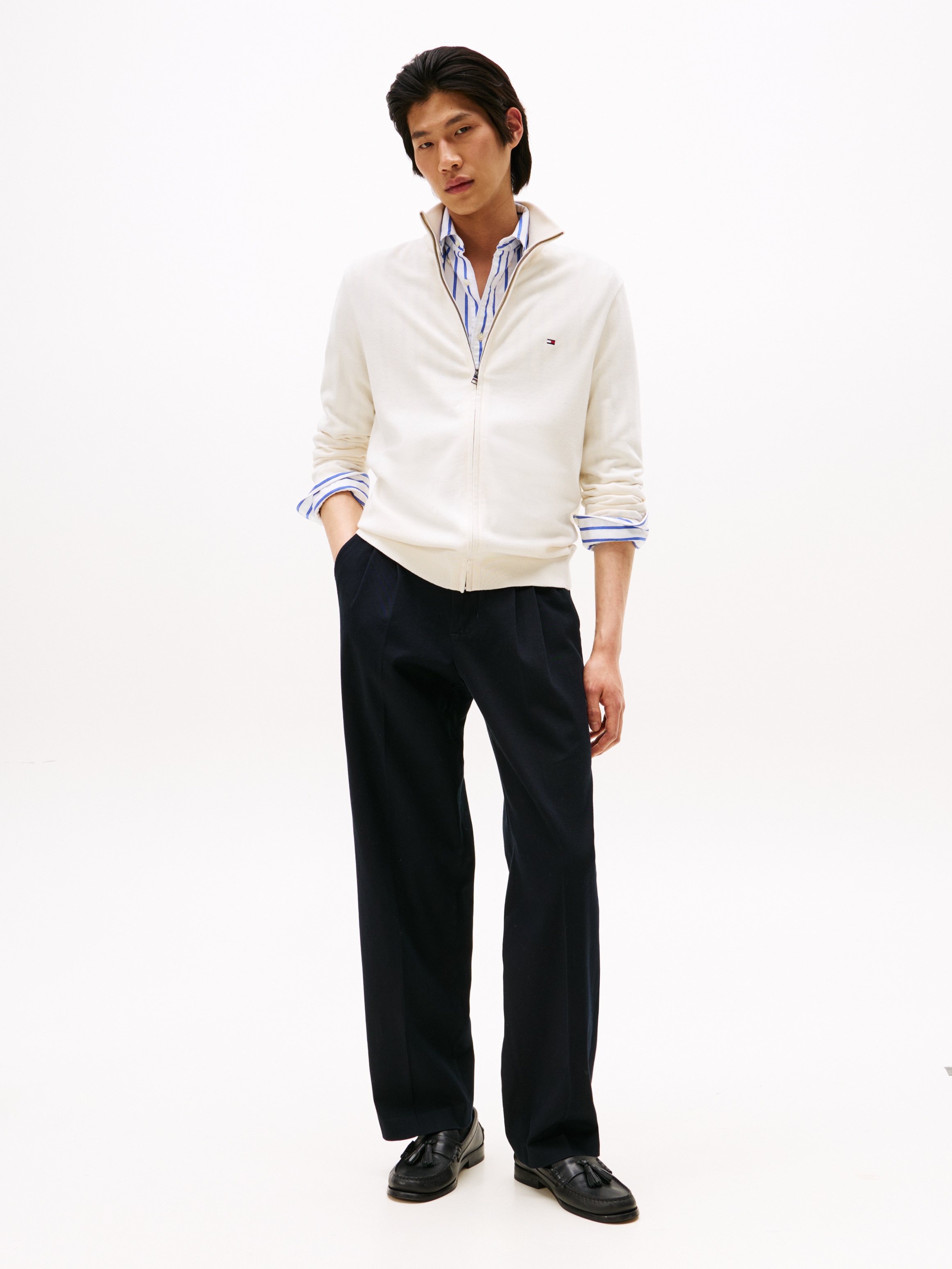 Tommy Hilfiger Strickjacke »ESSENTIAL COTTON ZIP THRU« mit Logostickerei