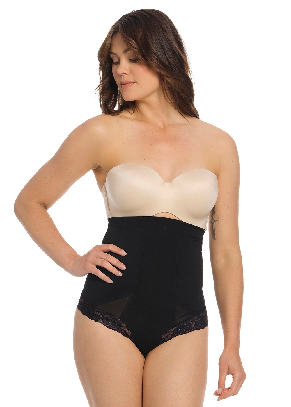 Image of MAGIC Bodyfashion Shapingstring "Super Control Hi-Thong" mit eleganter, weicher Spitze