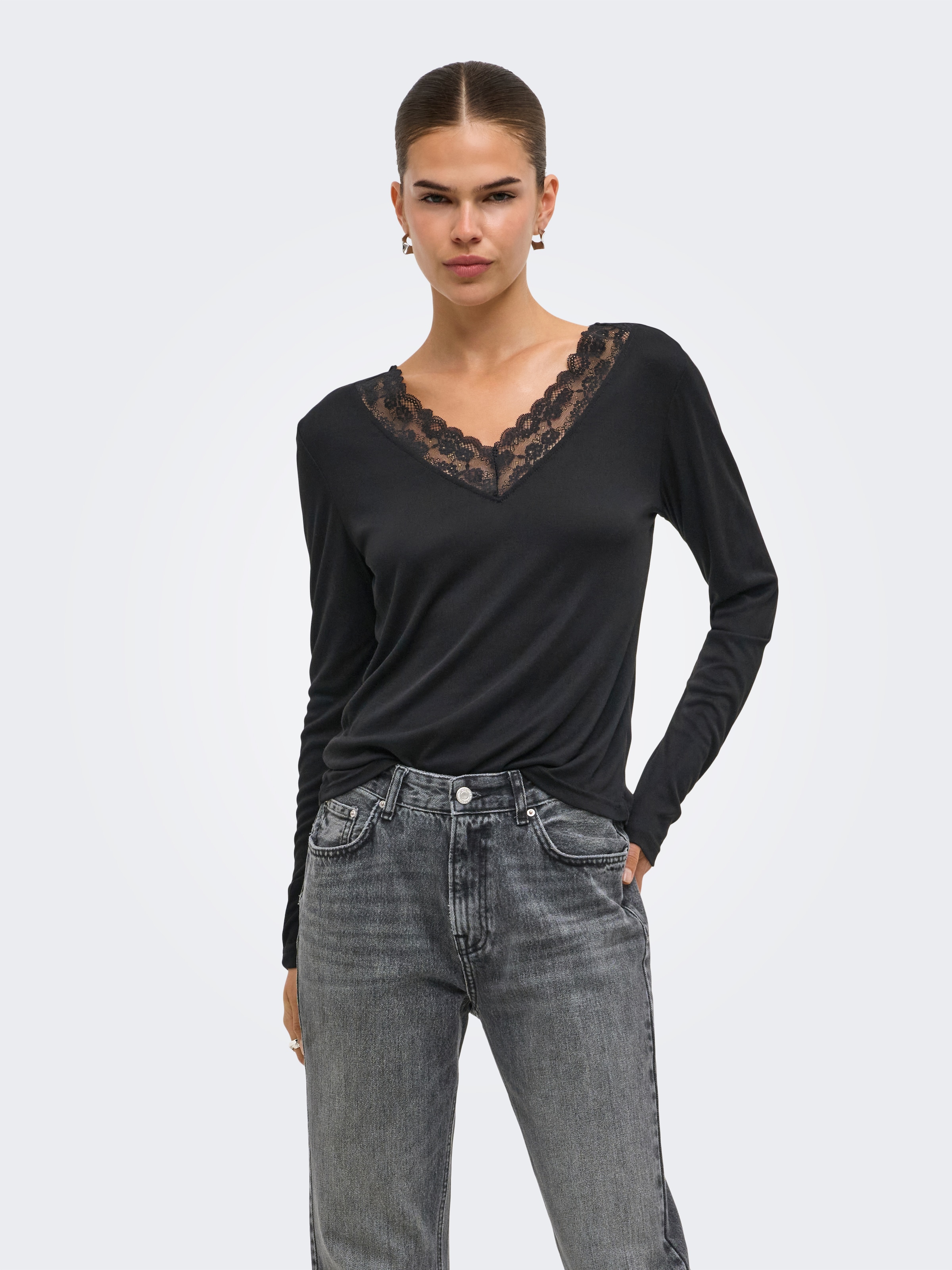 ONLY Langarmshirt »ONLIDA L/S V NECK LACE TOP CS JRS« Viskosemischung, regular fit