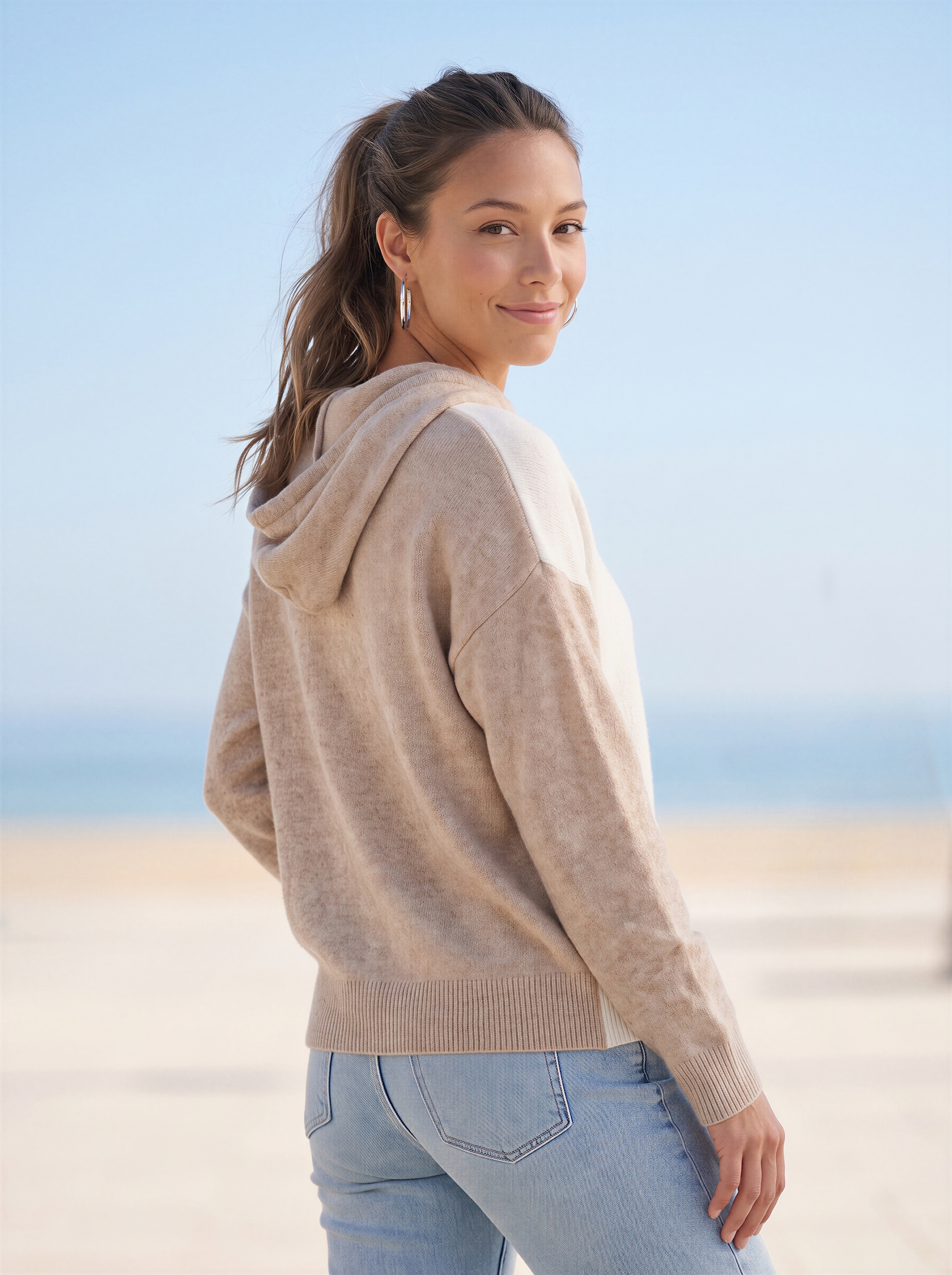 Vivance Pull à capuche »in lässiger Colorblock-Optik aus softer Strickware« Pull à capuche, pull douillet, coupe ample et flatteuse
