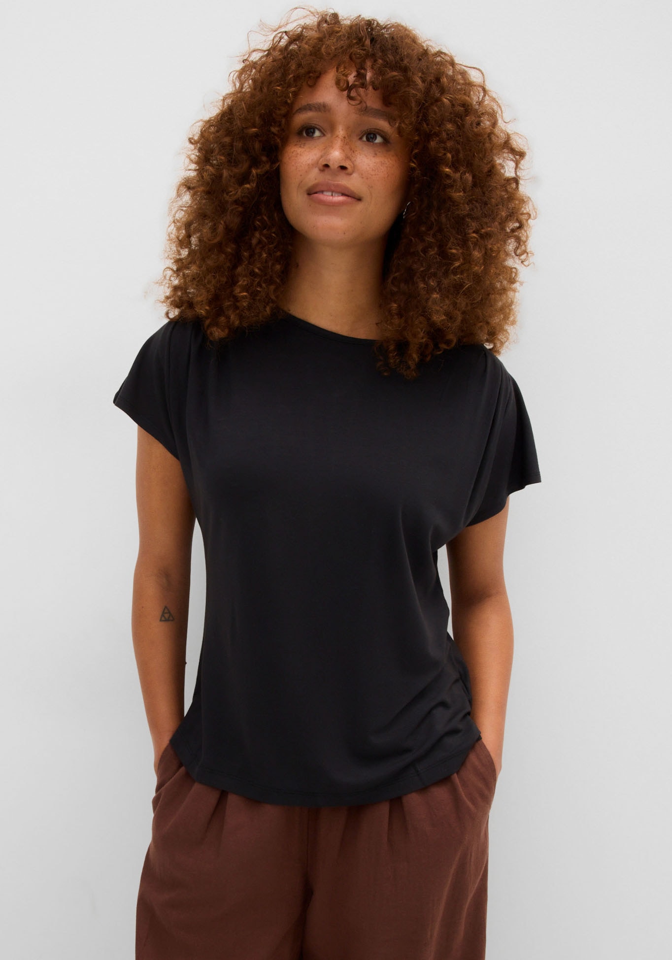 Image of bonprix T-Shirt Oversize-Passform, Kurzarm, mit Raffung an der Schulter