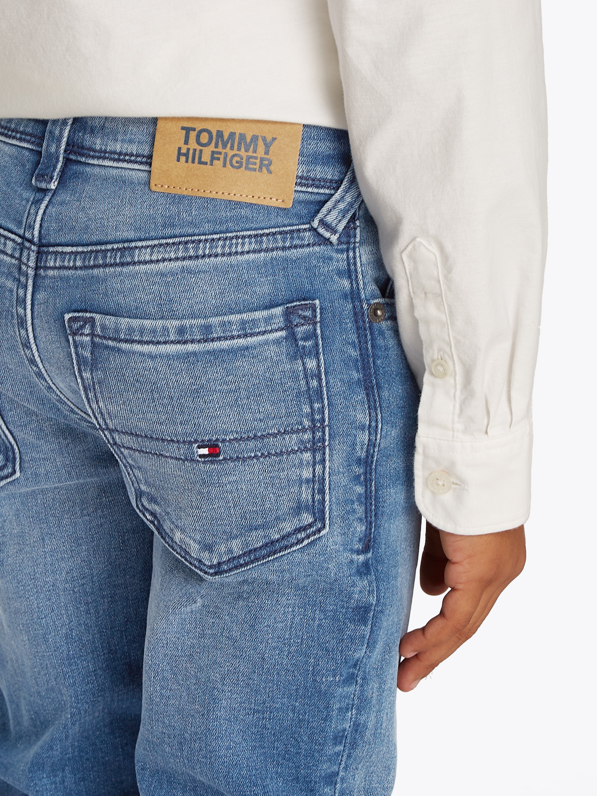 Tommy Hilfiger Slim-fit-Jeans »SCANTON Y SLIM FIT DKBLUE JEANS«, in blauer Waschung, mit Logo-Badge