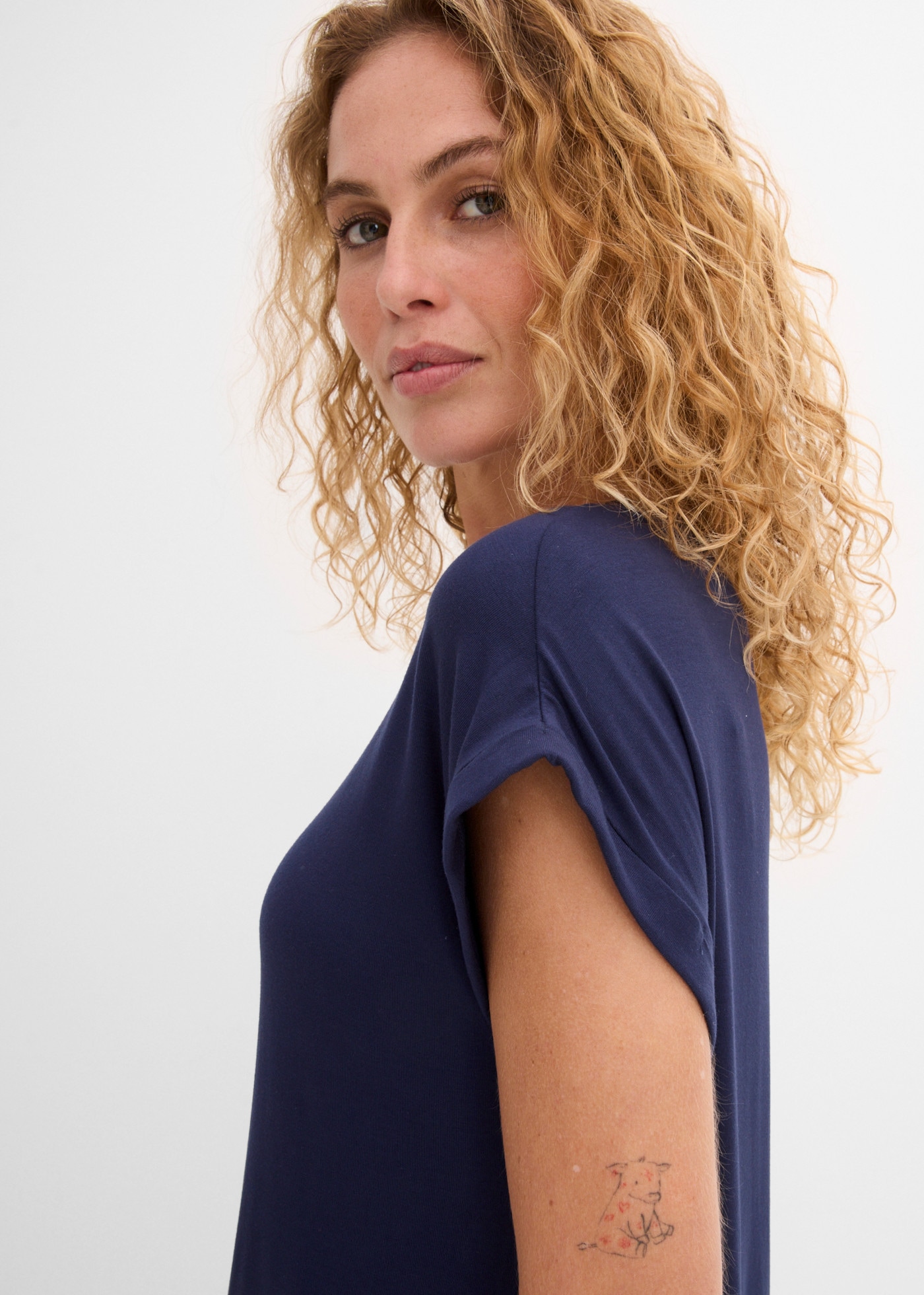 bonprix Robe en jersey coupe ample, en viscose et élasthanne, col rond