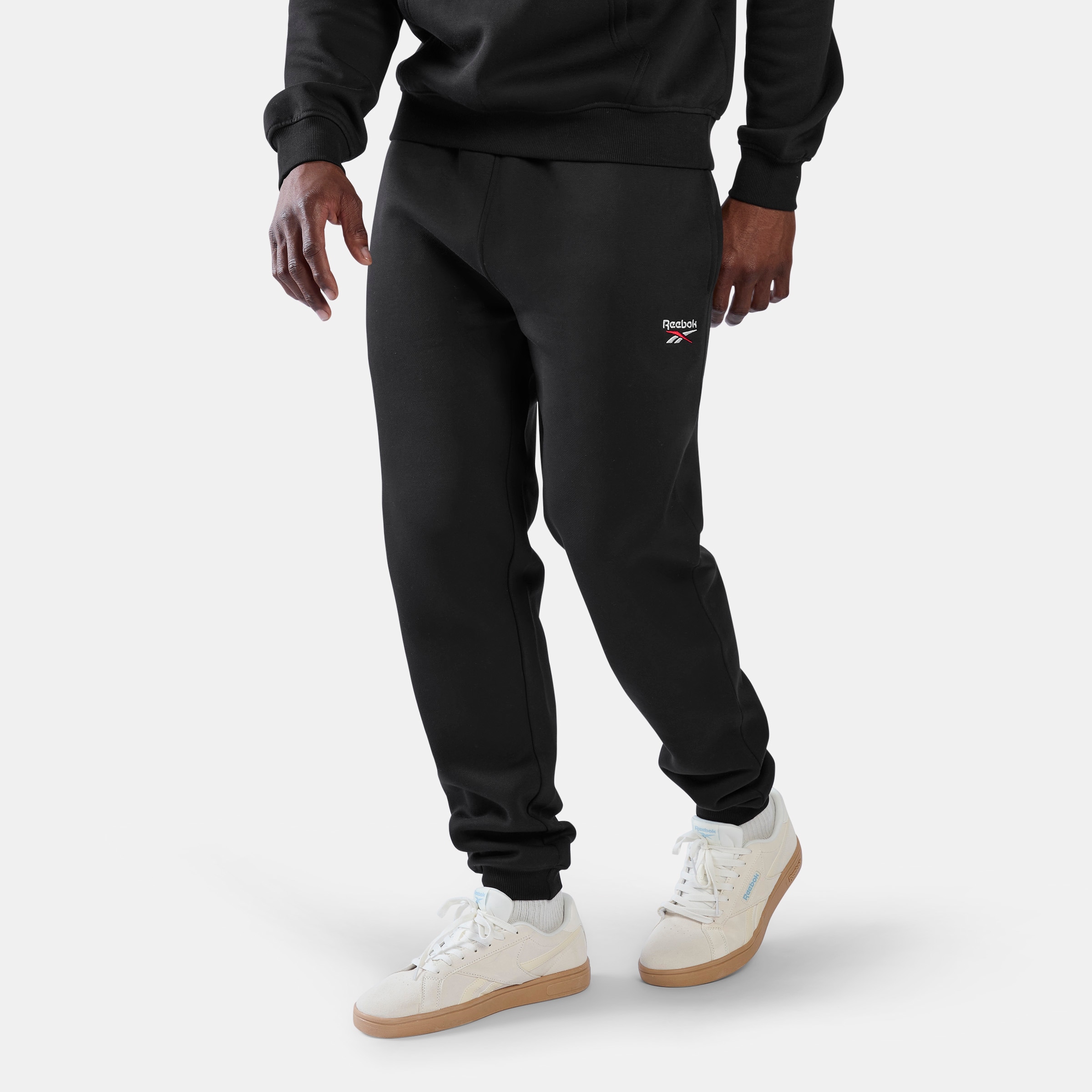 Image of Reebok Jogginghose "ID 2-COLOUR LOGO FLEECE CUFFED JOG PANT" Jogginghose für Sportmode, aus Baumwolle und Polyester