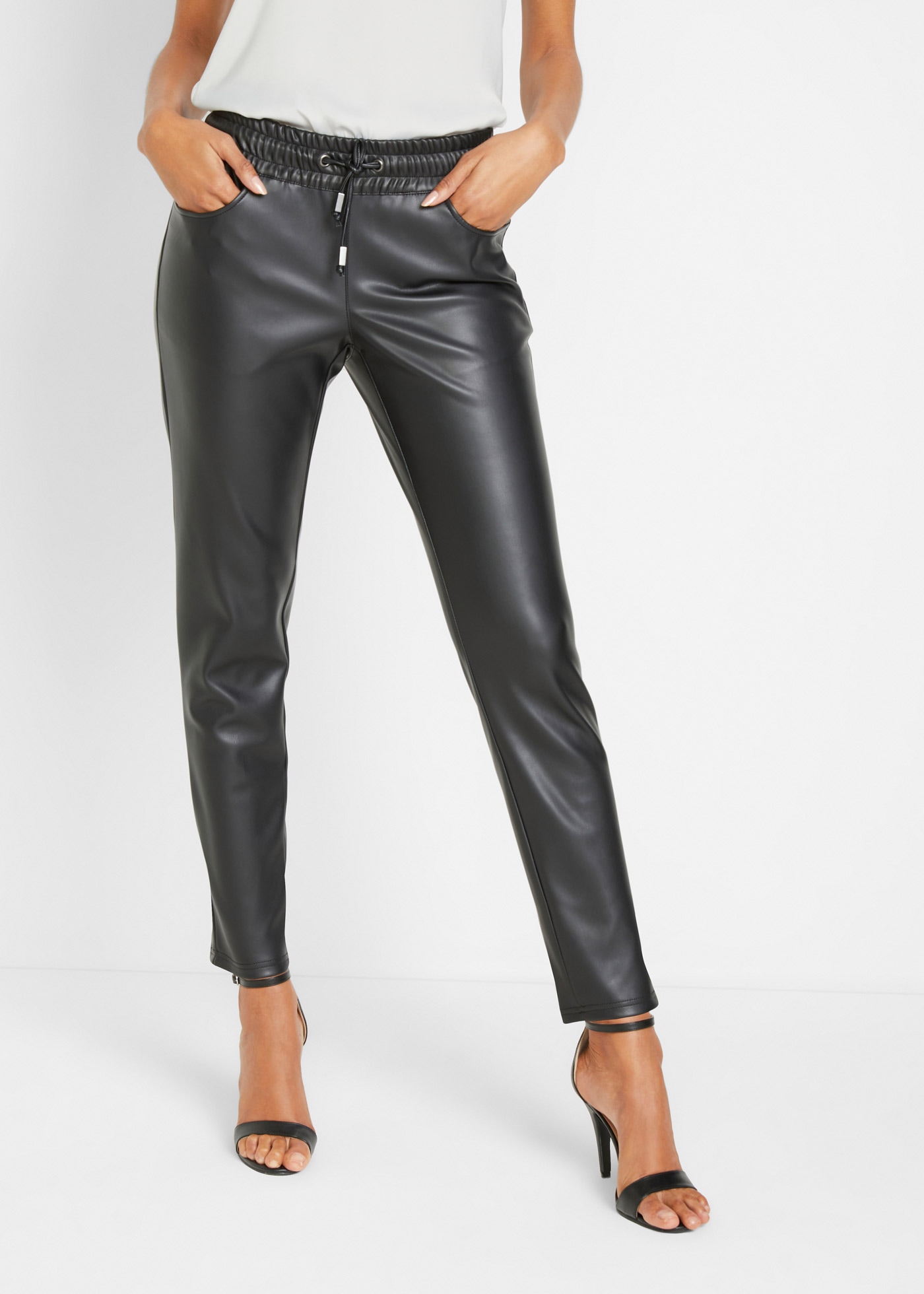 Image of bonprix Schlupfhose aus Lederimitat, aus Polyester, lockere Passform, eleganter Stil