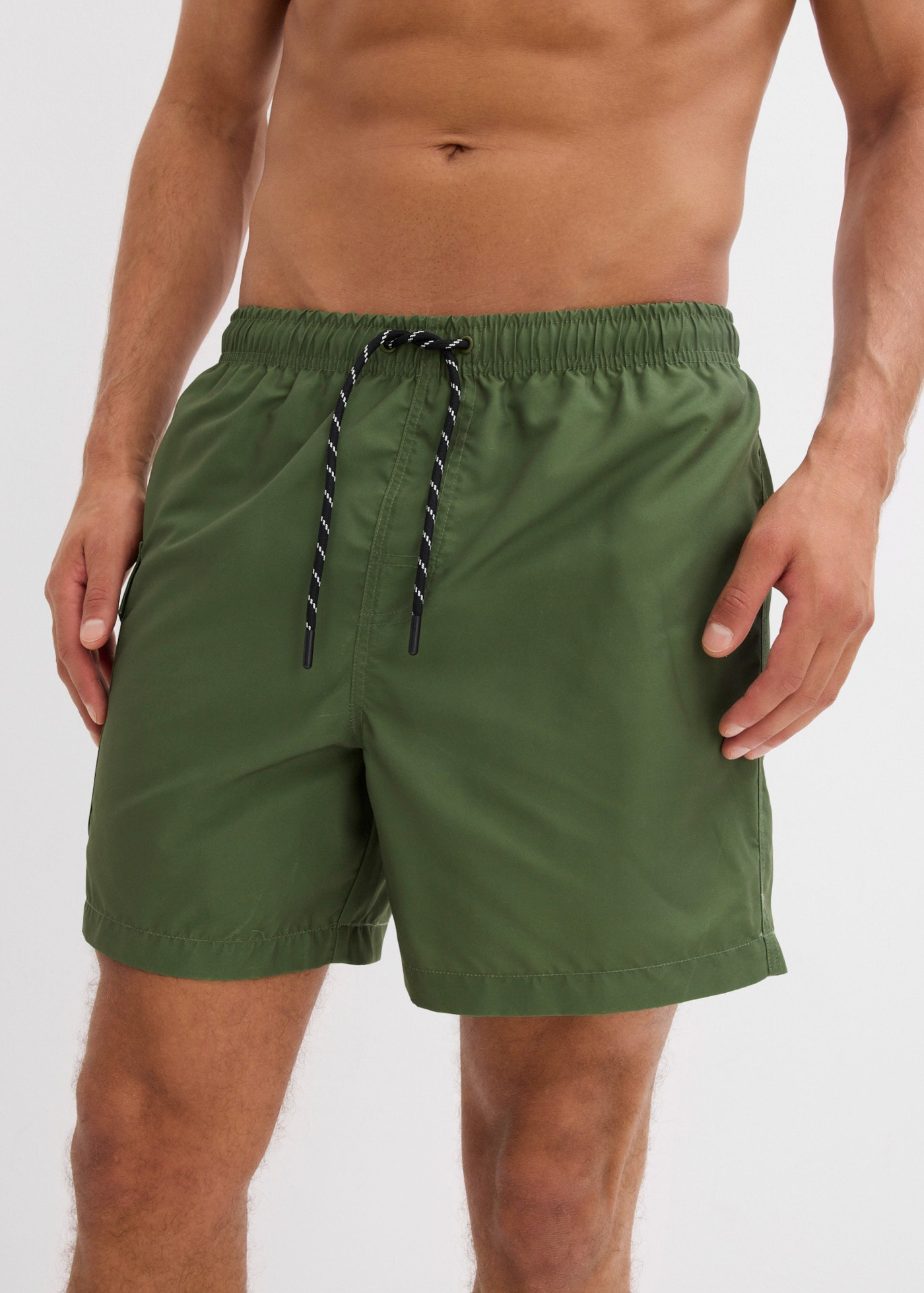 Image of bonprix Badeshorts mit grosser seitlicher Tasche, aus Polyester, in Grössen bis XXXL