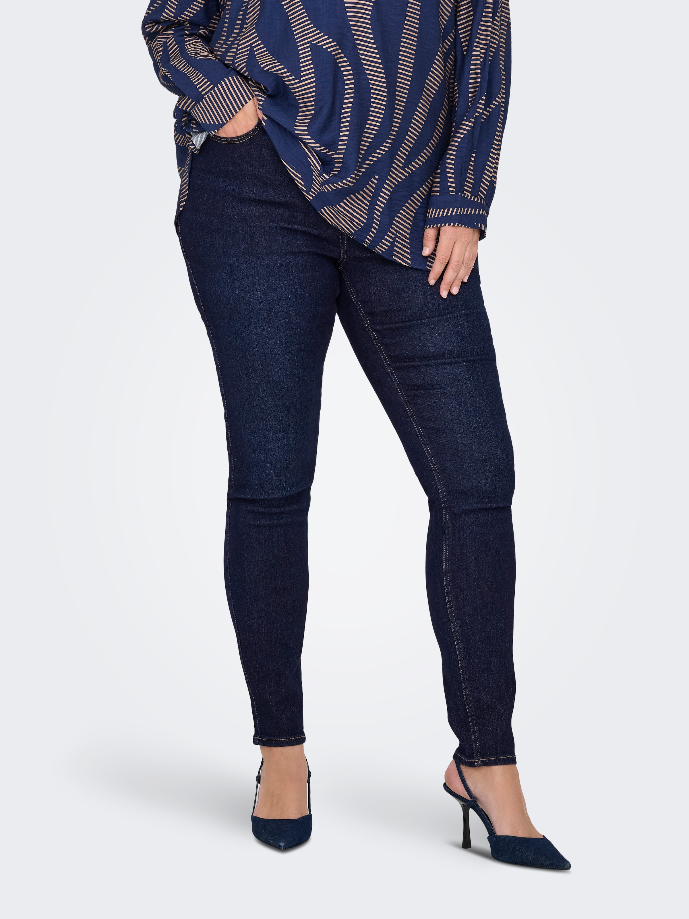 Image of ONLY CARMAKOMA Skinny-fit-Jeans "CARCRUZ EX HW SKINNY DNM PIMBOX BF"
