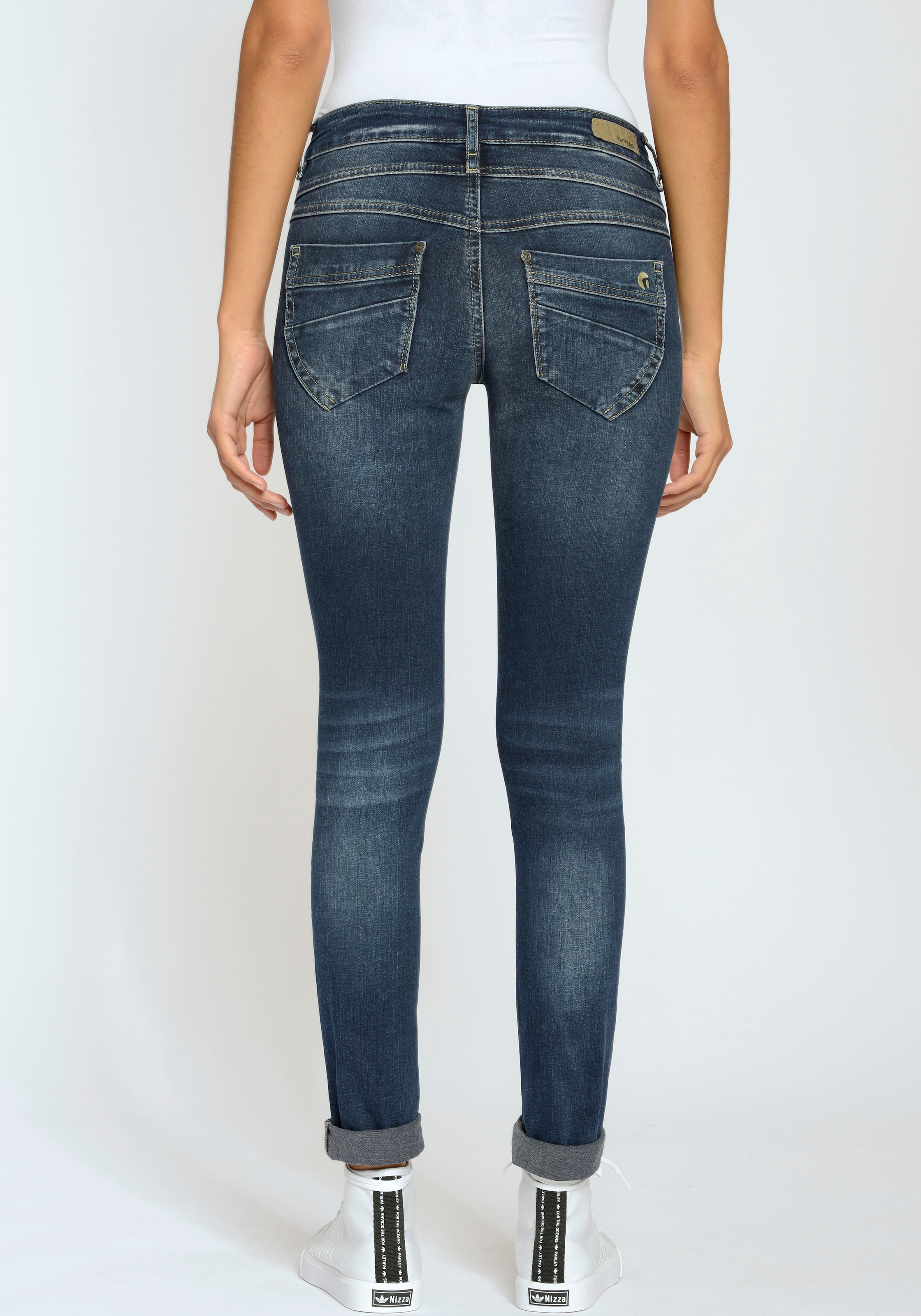 GANG Skinny-fit-Jeans »94MORA«, mit 3-Knopf-Verschluss und Passe vorne