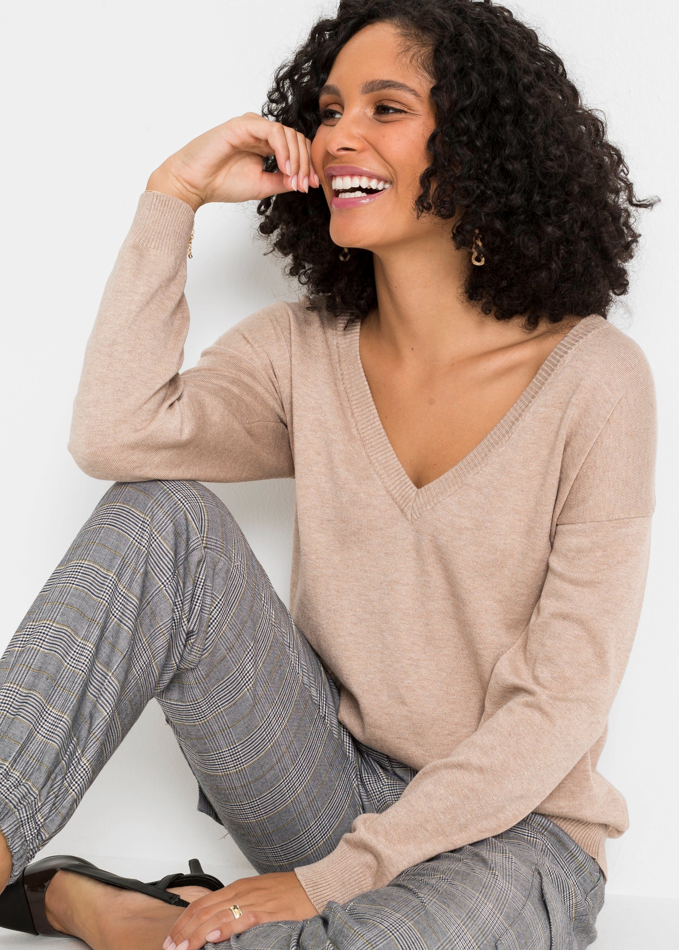 Image of bonprix Strickpullover kuschelweiches Material, Oversize-Passform, V-Ausschnitt