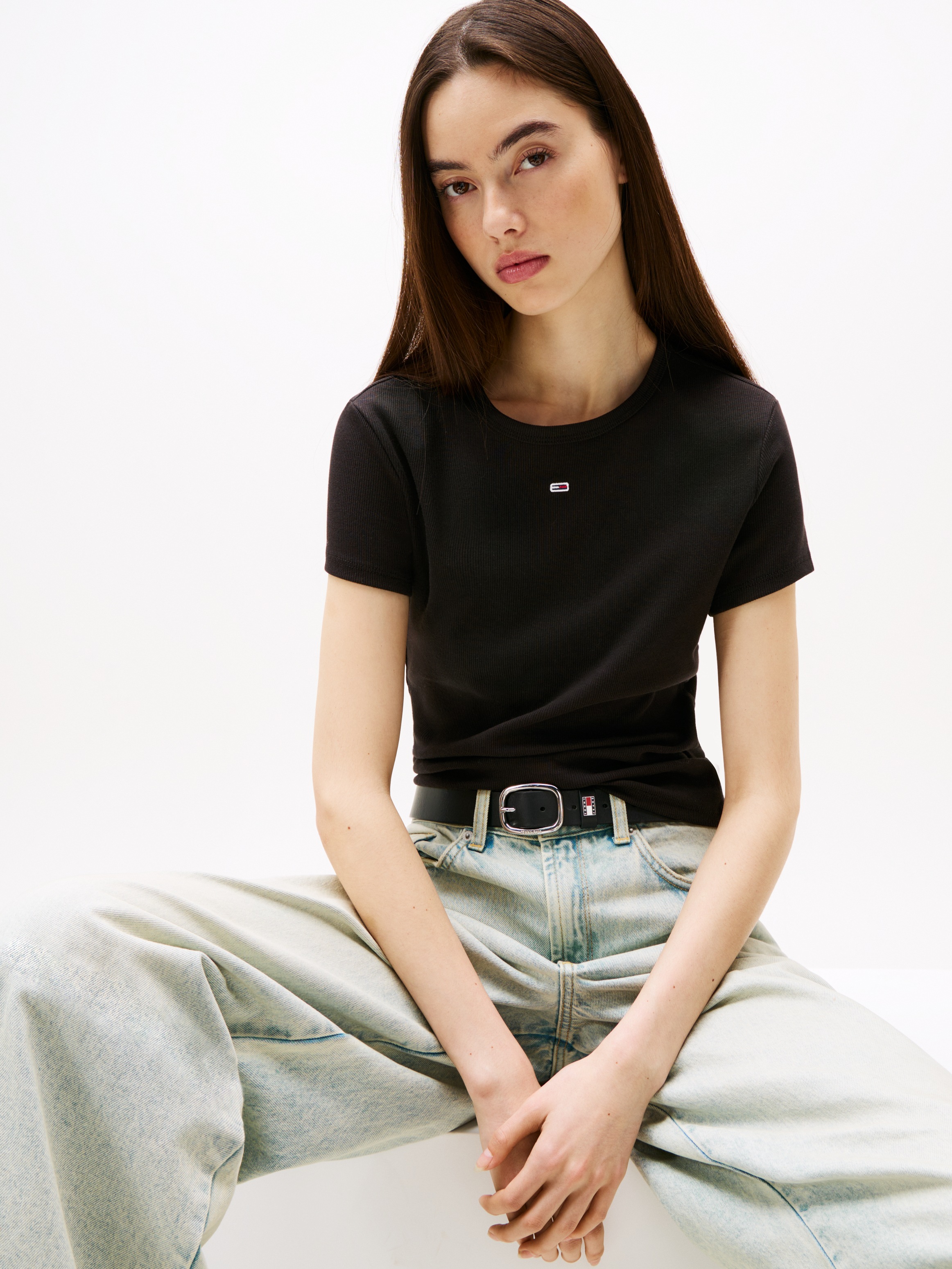 Tommy Jeans »TJW ESSENTIAL RIB SHORT SLEEVE EXT« Baumwollmischung in gerippter Struktur, Slim Fit