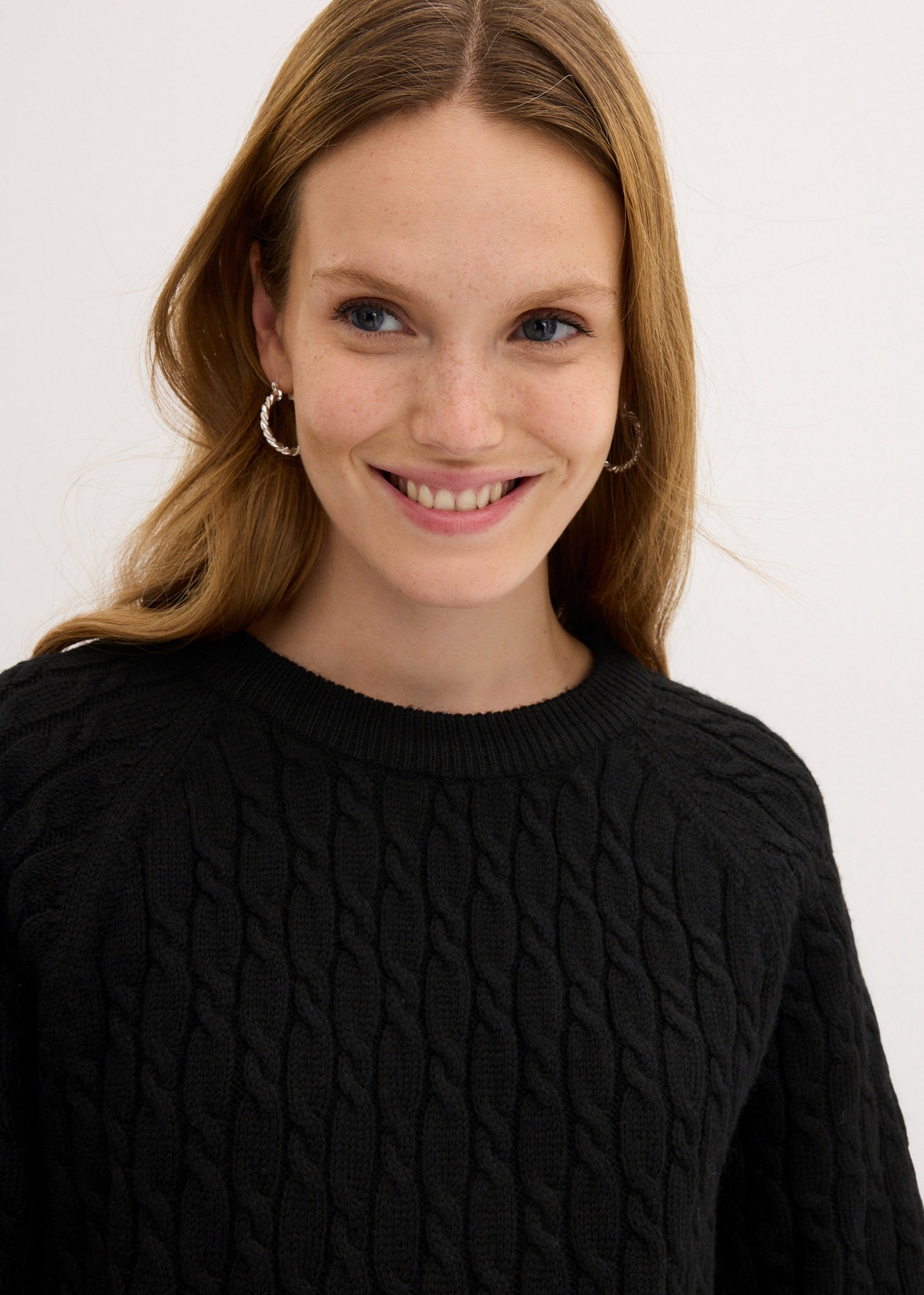 bonprix Pull en tricot »Oversize-Pullover mit Zopfmuster« aus Polyester und Wolle, mit Rundhalsausschnitt, mit Zopfmuster