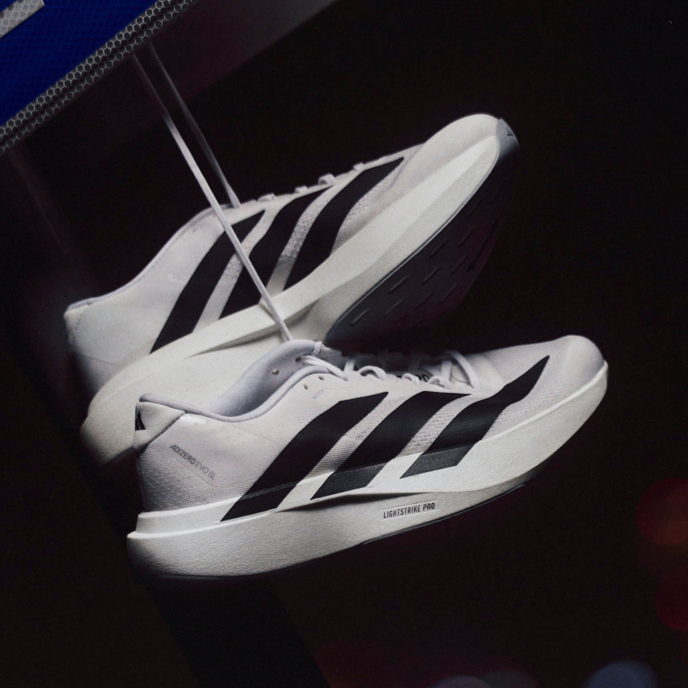 adidas Performance Chaussure de course »ADIZERO EVO SL«  inspiré du design de l'Adios Pro Evo