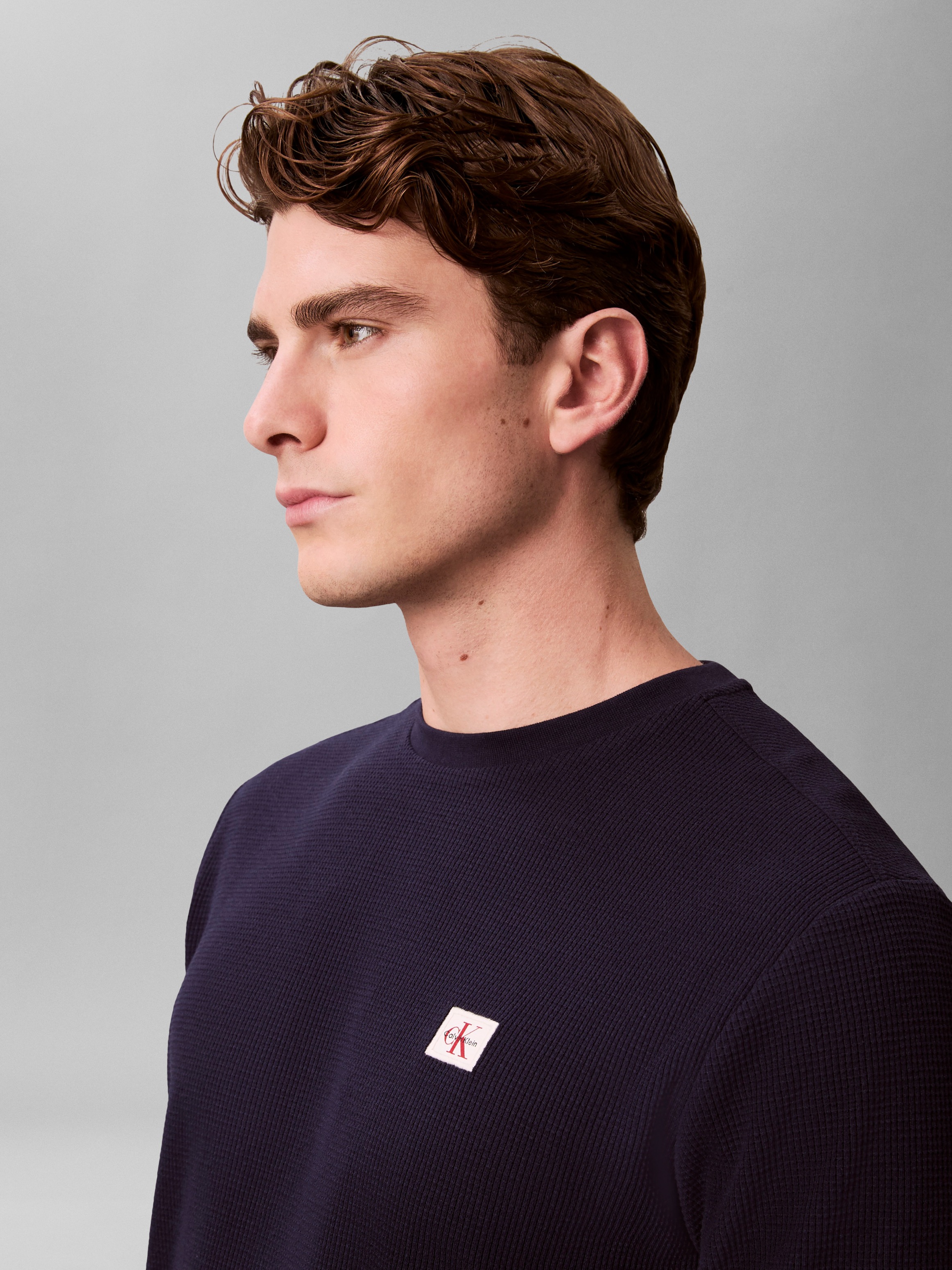 Calvin Klein Jeans T-shirt à manches longues »LS WAFFLE BADGE CREWNK TEE« avec encolure ronde
