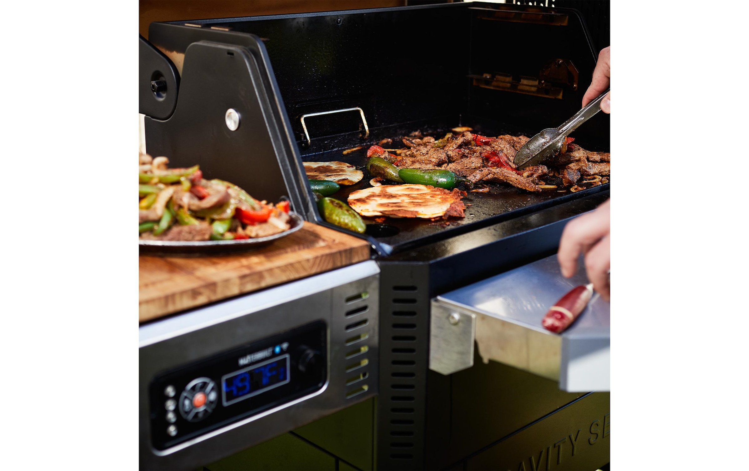   Holzkohlegrill »Masterbuilt Gravity Series 800 Digitaler + Smoker«