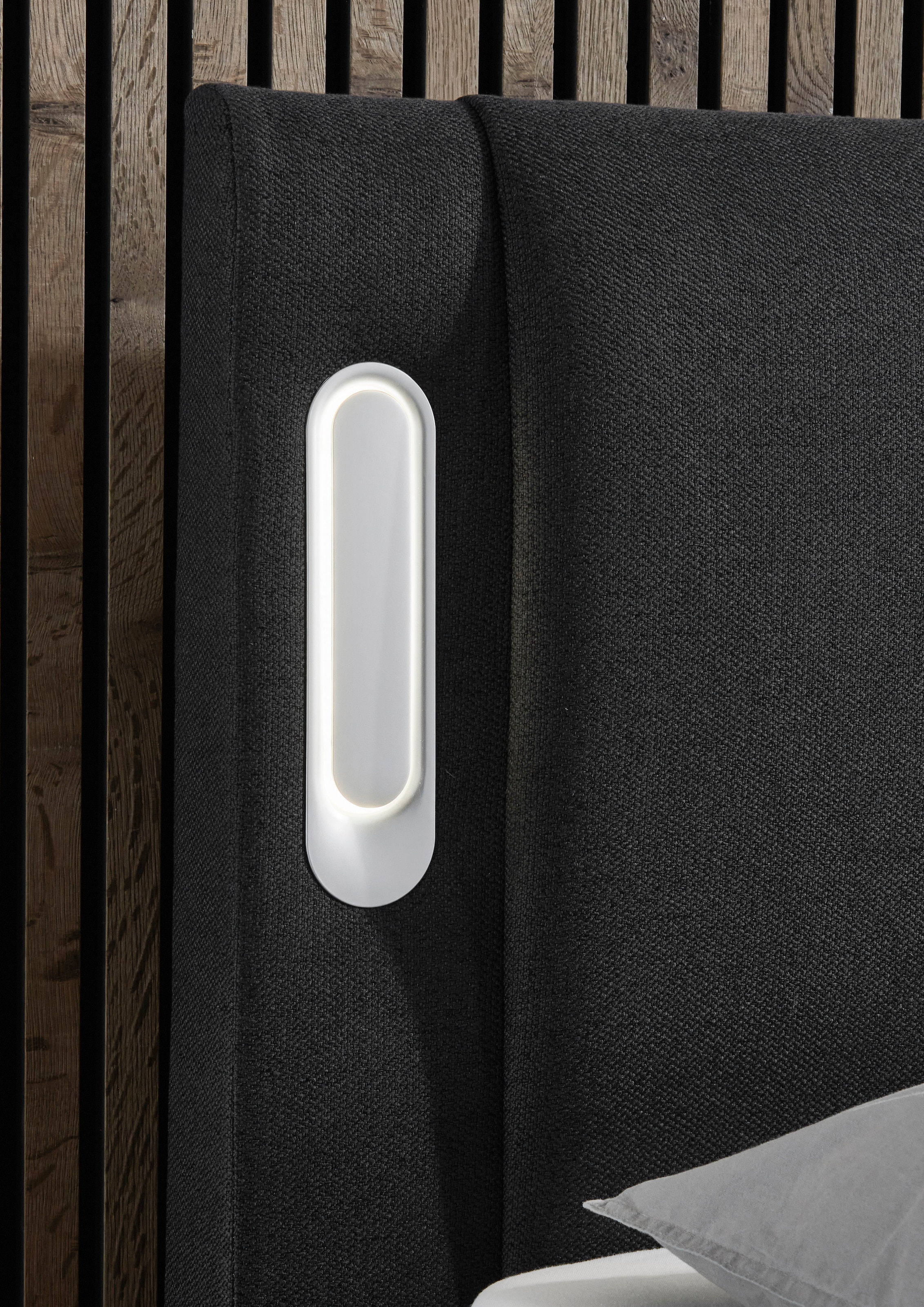 INOSIGN Boxbett »Elverta inkl. Bettkasten und LED-Beleuchtung«, erhältlich in der Breite 180x200cm, Kopfteil in Kissenoptik