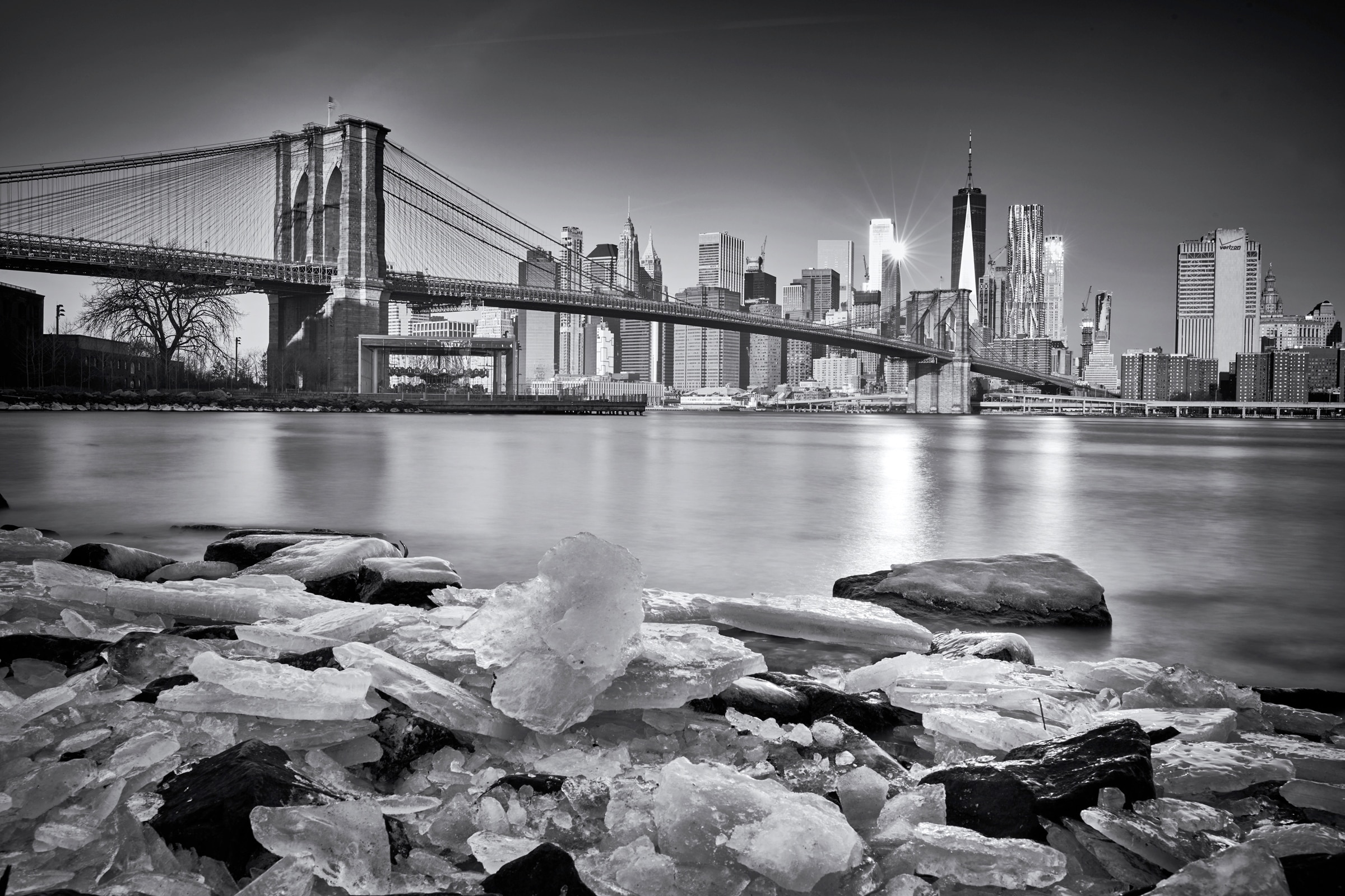 Image of Papermoon Fototapete "Photo-Art MARTIN FROYDA, NEW YORK - BROOKLYN BRIDGE"