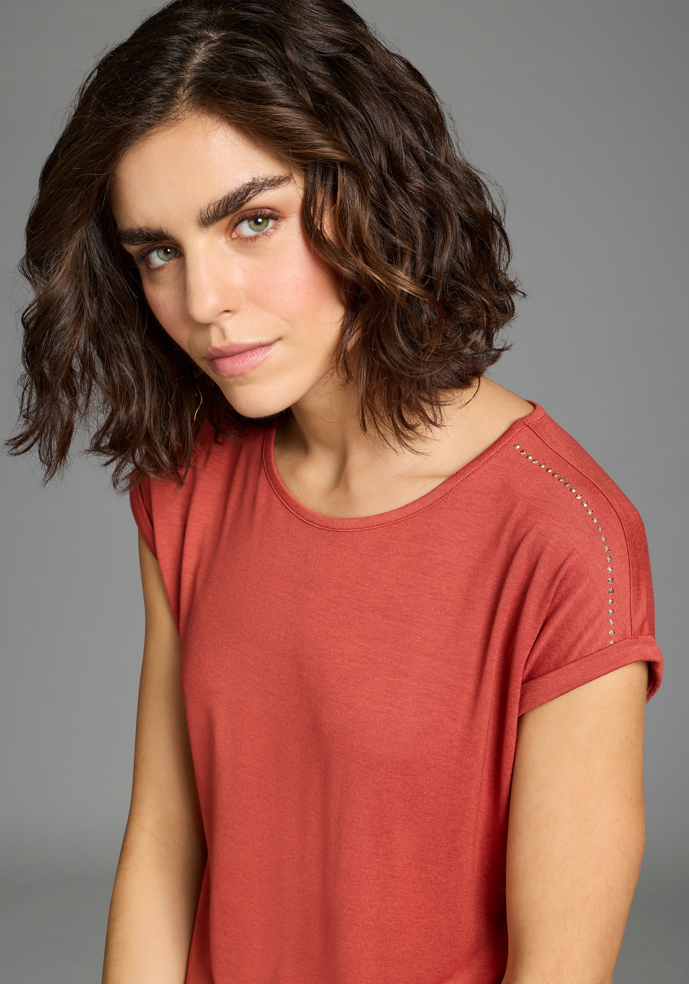 Image of Laura Scott T-Shirt mit dezenten Glitzerdetails an der Schulter, lockere Passform