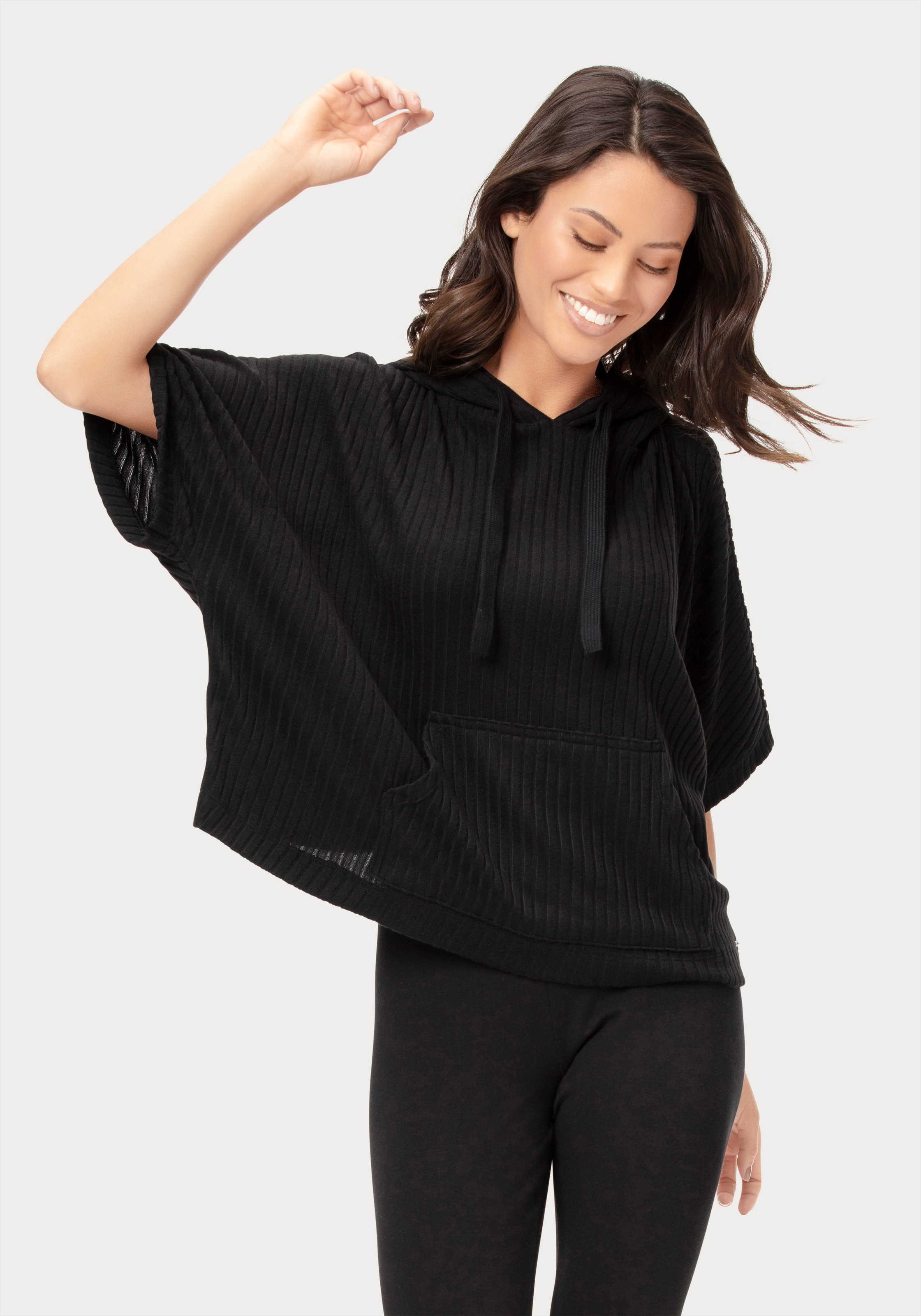 Image of Calvin Klein Kurzarmpullover, mit Kapuze und Kängurutasche bei Ackermann Versand Schweiz