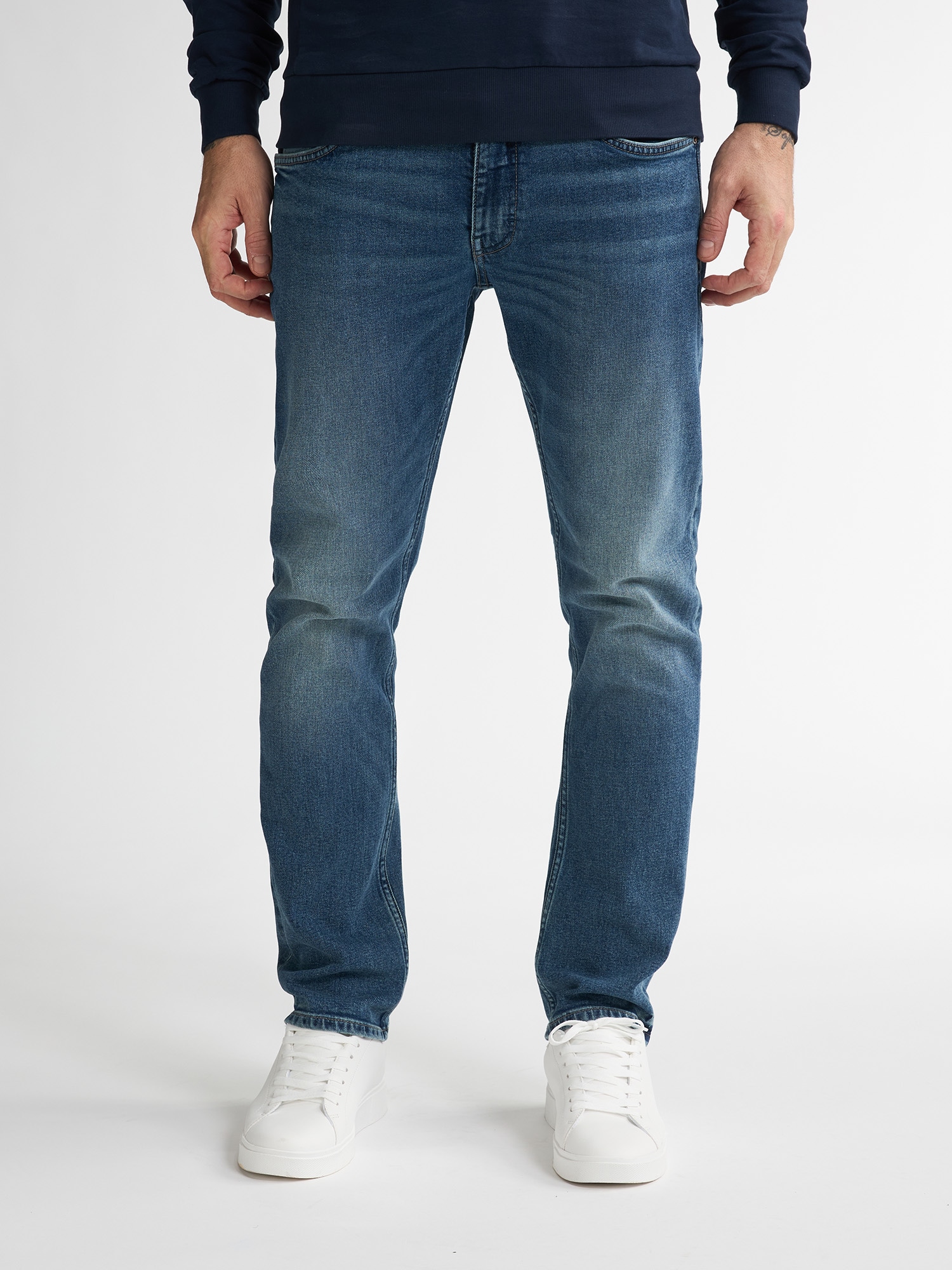 Petrol Industries Straight-Jeans mit optisch 2teiliger Gesässtasche