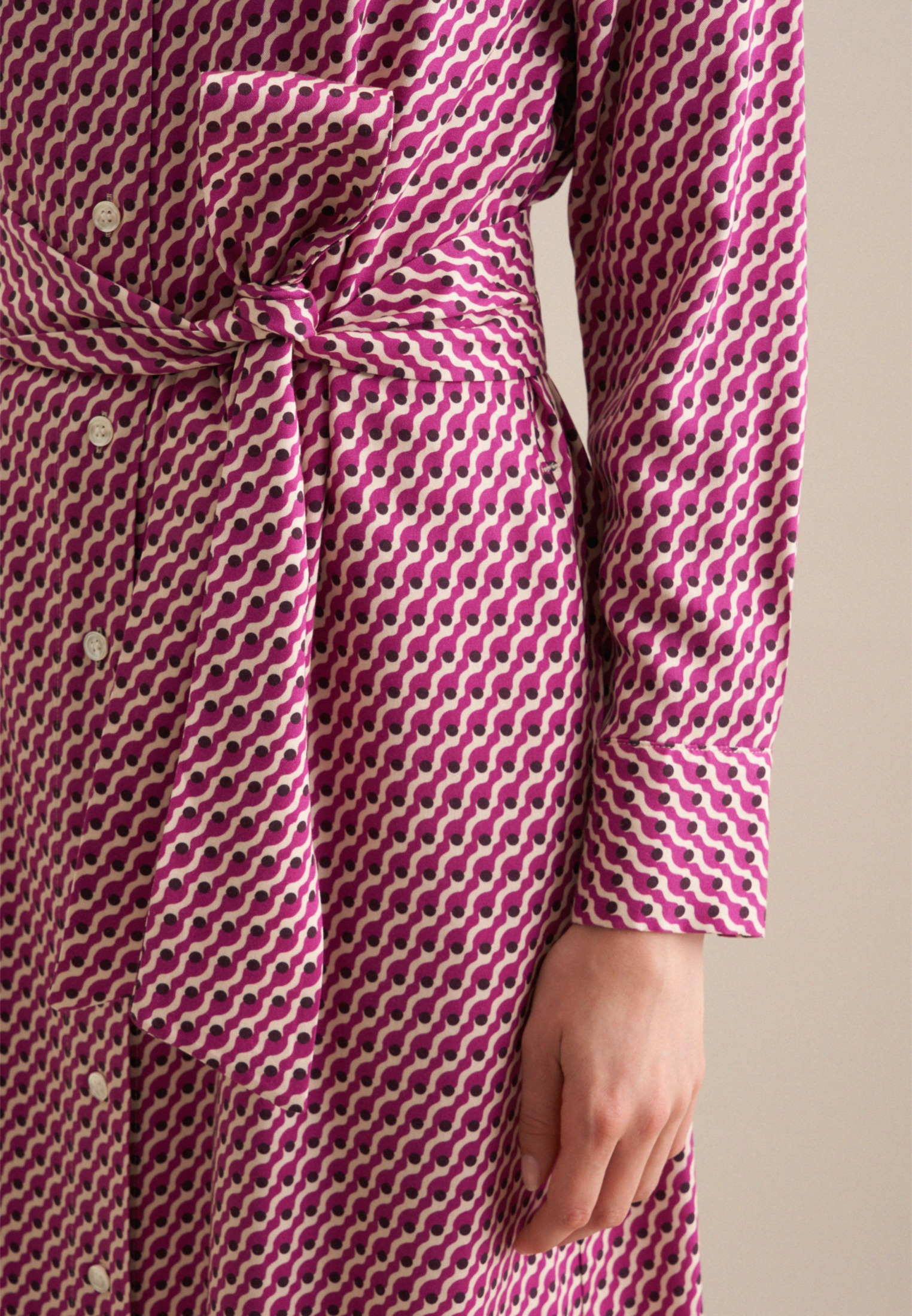 seidensticker Sommerkleid »Schwarze Rose«, Langarm Kragen Druck