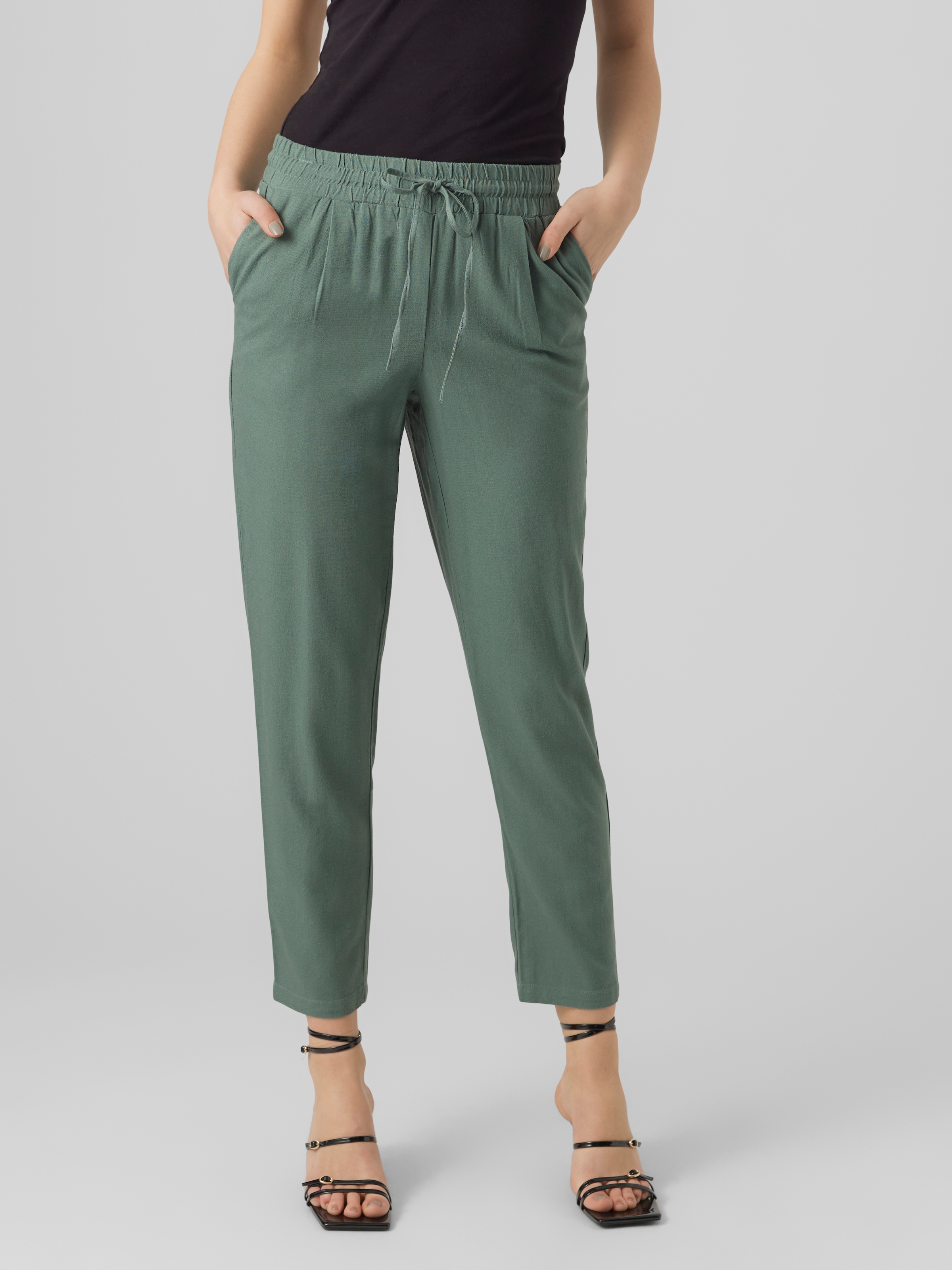 Image of Vero Moda Schlupfhose "VMJESMILO MW ANKLE PANTS WVN NOOS" mit Leinen, elastisches Bündchen und Kordelzug