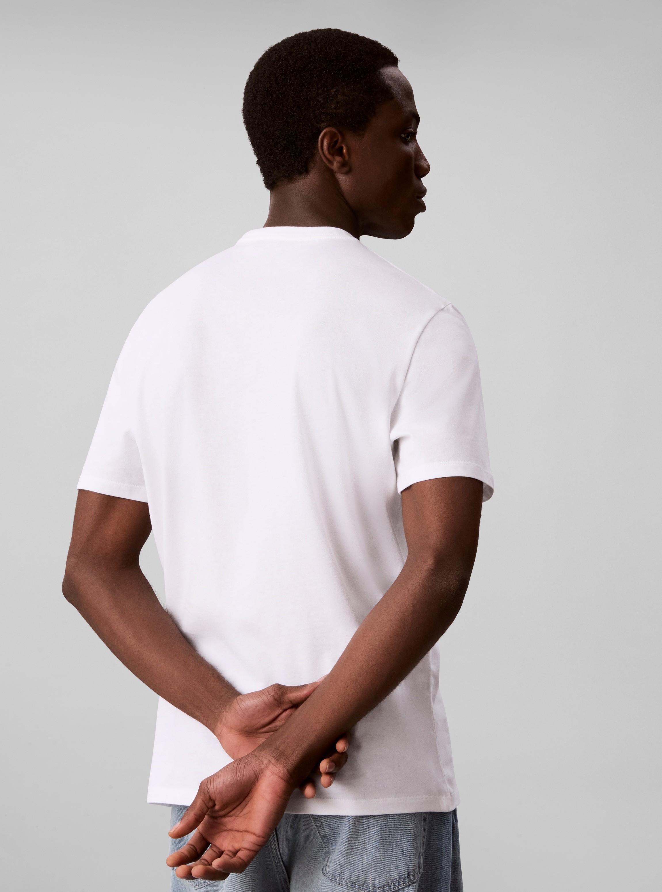 Calvin Klein T-shirt »LOGO GRAPHIC« Coupe régulière avec col rond